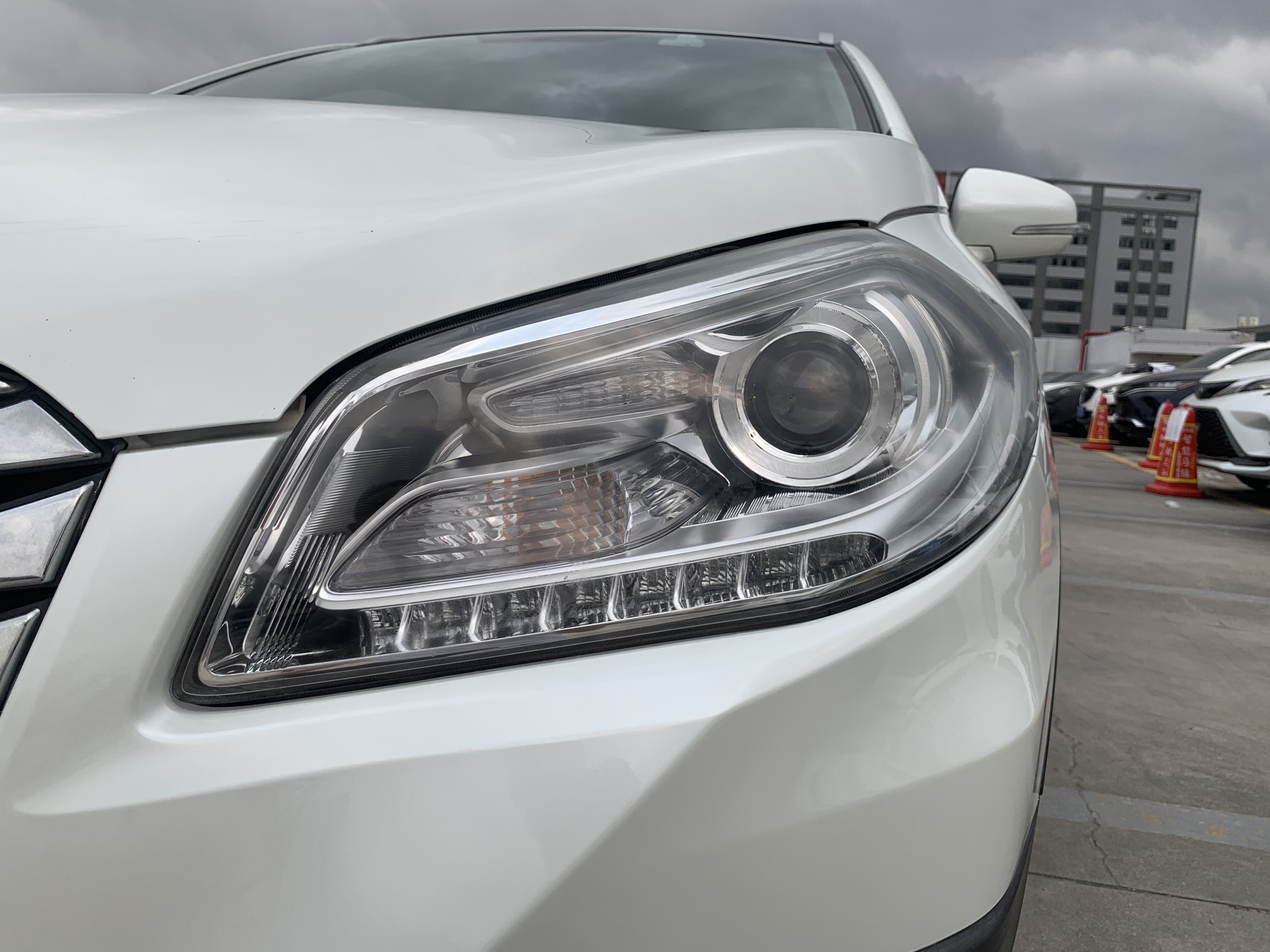 Suzuki S-Cross 2017 immagine di auto #10