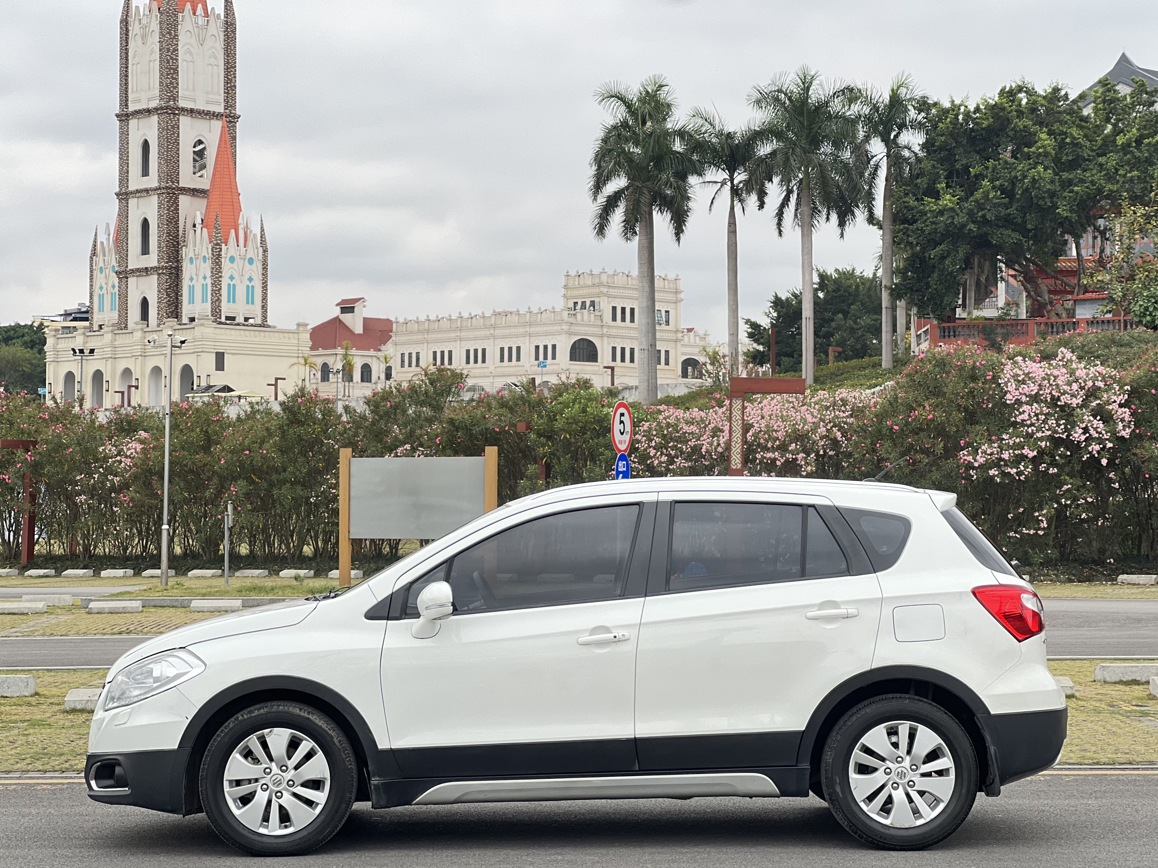 Suzuki S-Cross 2014 immagine di auto #10