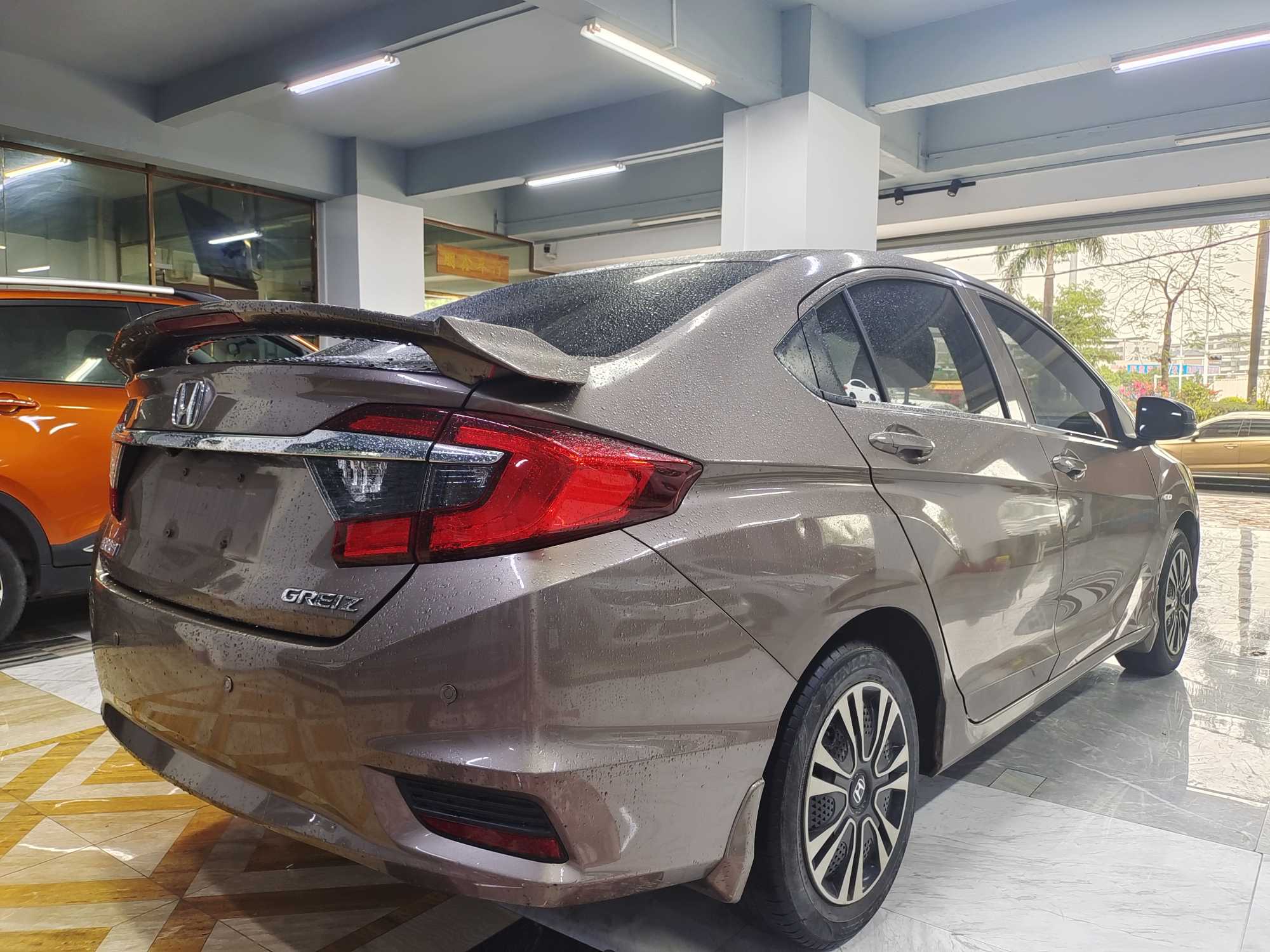 Honda Greiz 2017 car image #10