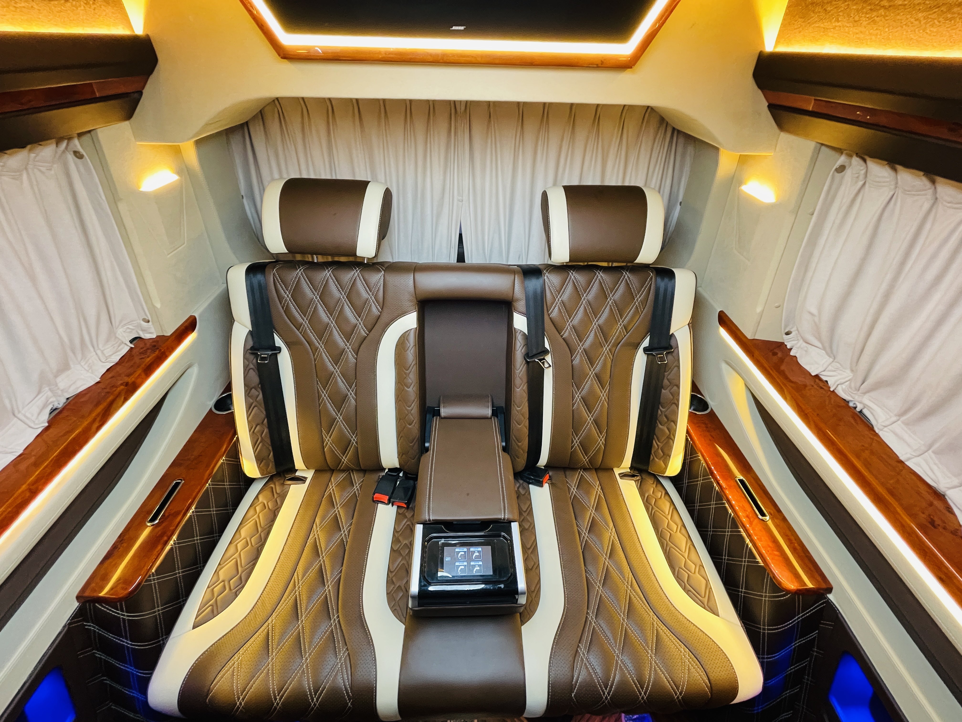 Volkswagen Caravelle 2019 car image #10