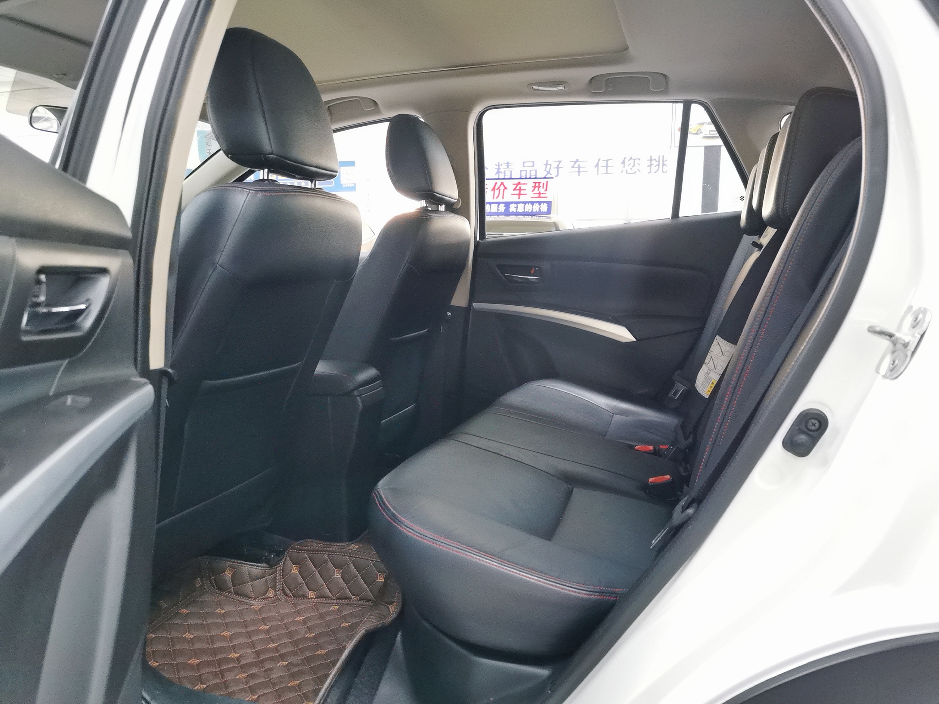 Suzuki S-Cross 2015 صورة سيارة #10