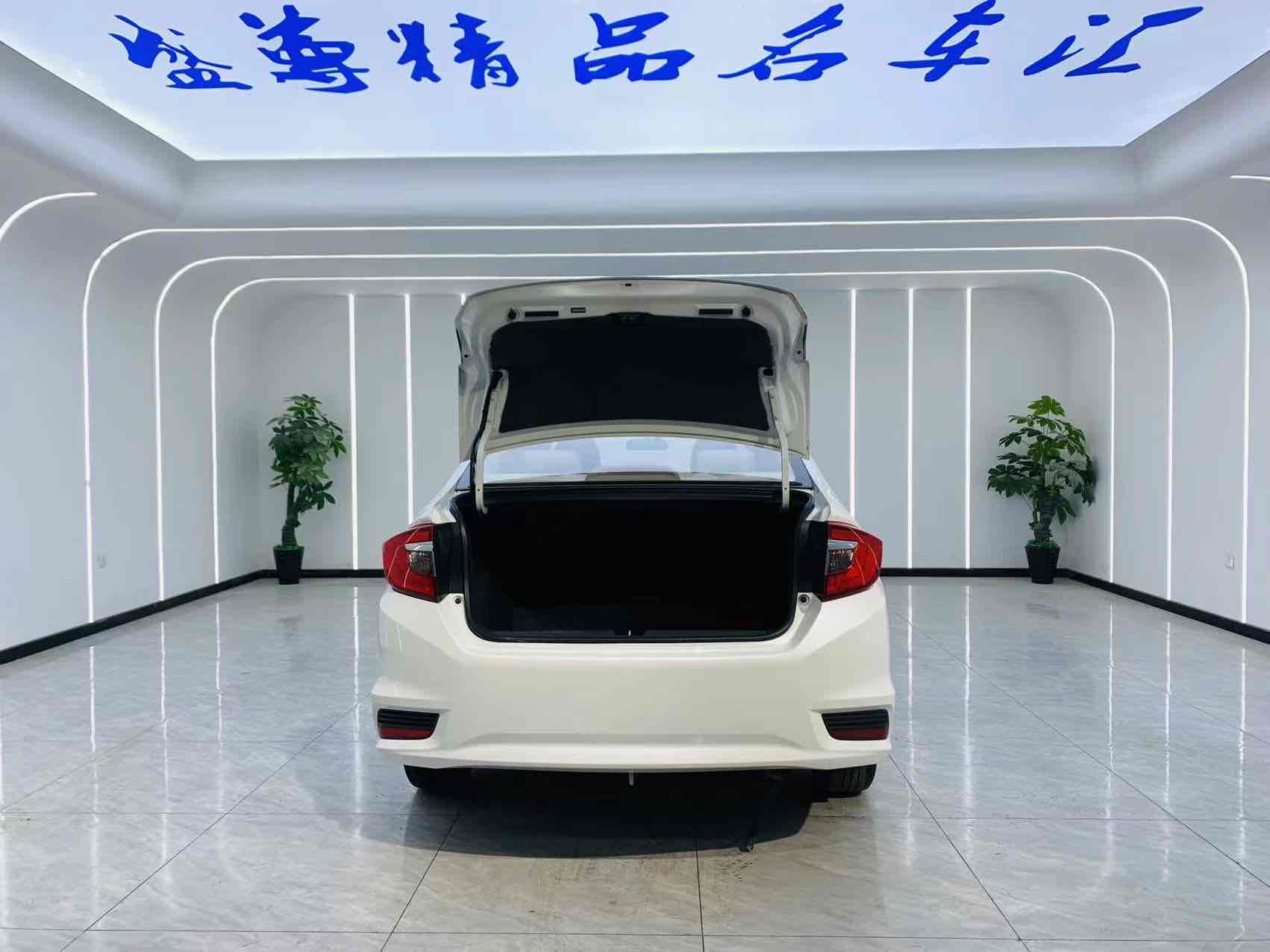 Honda Greiz 2018 car image #10