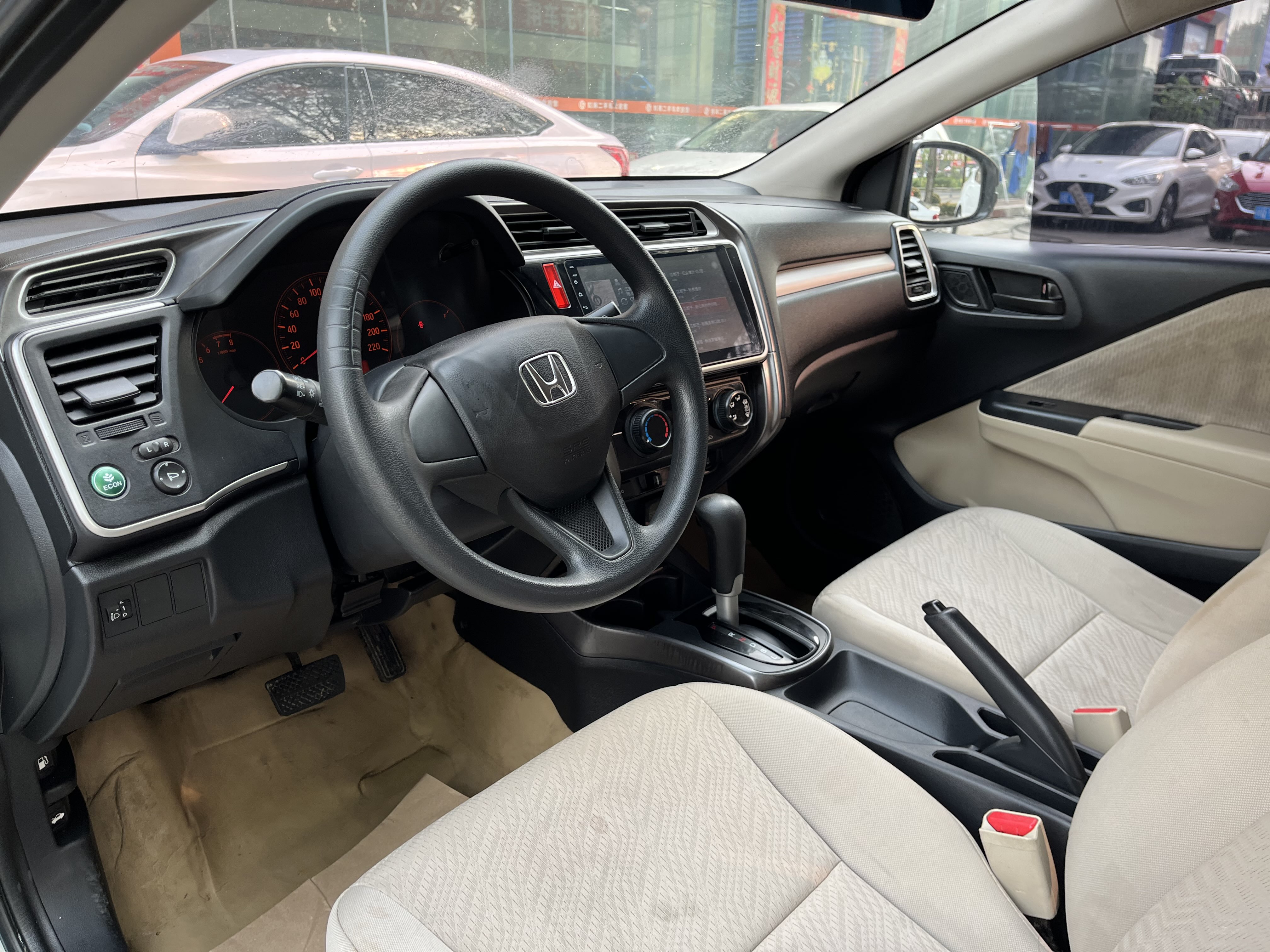 Honda Greiz 2017 #10 Honda Greiz 2017 car image #10