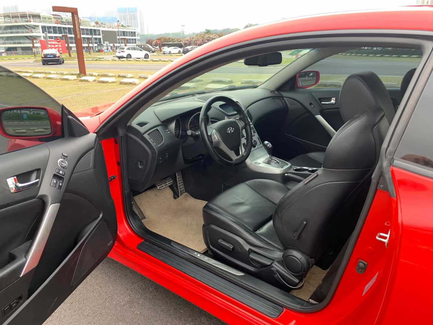 Hyundai Rohens 2010 car image #10