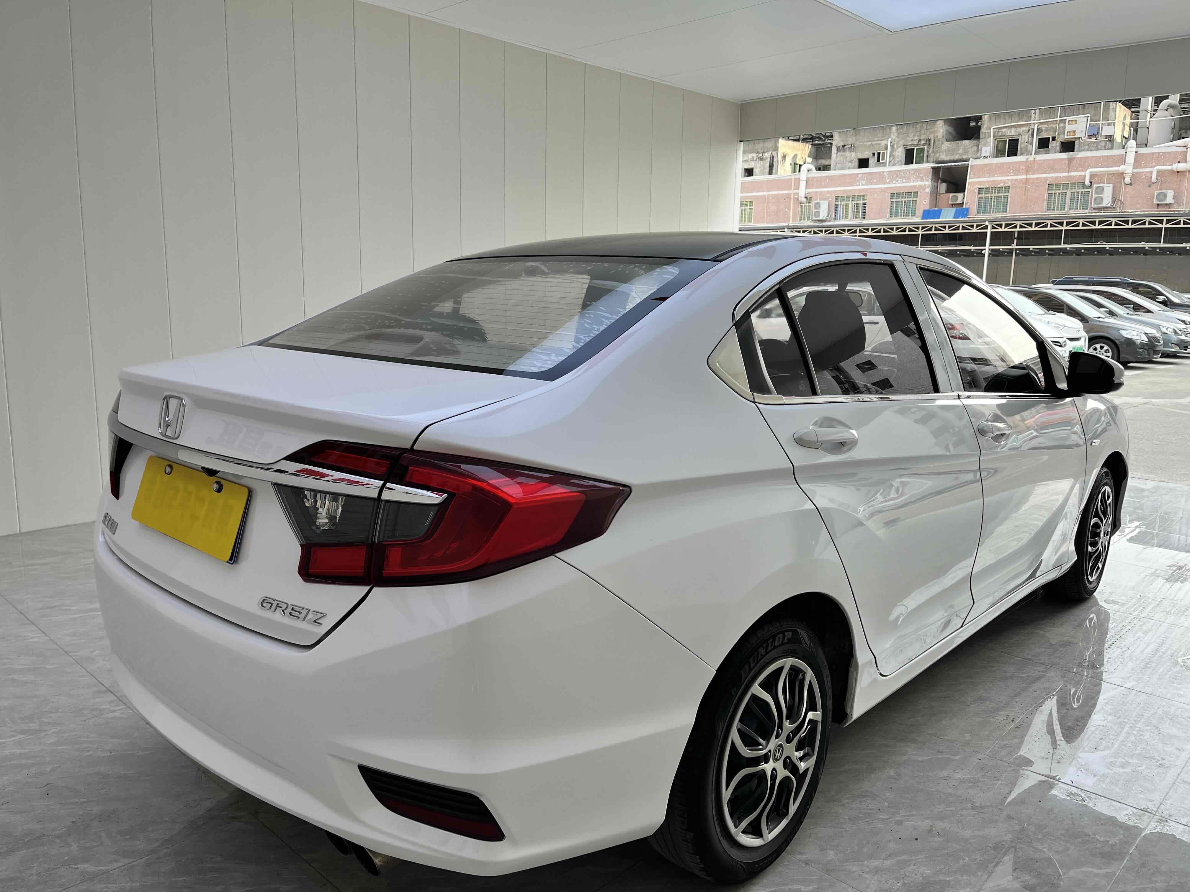 Honda Greiz 2017 car image #10