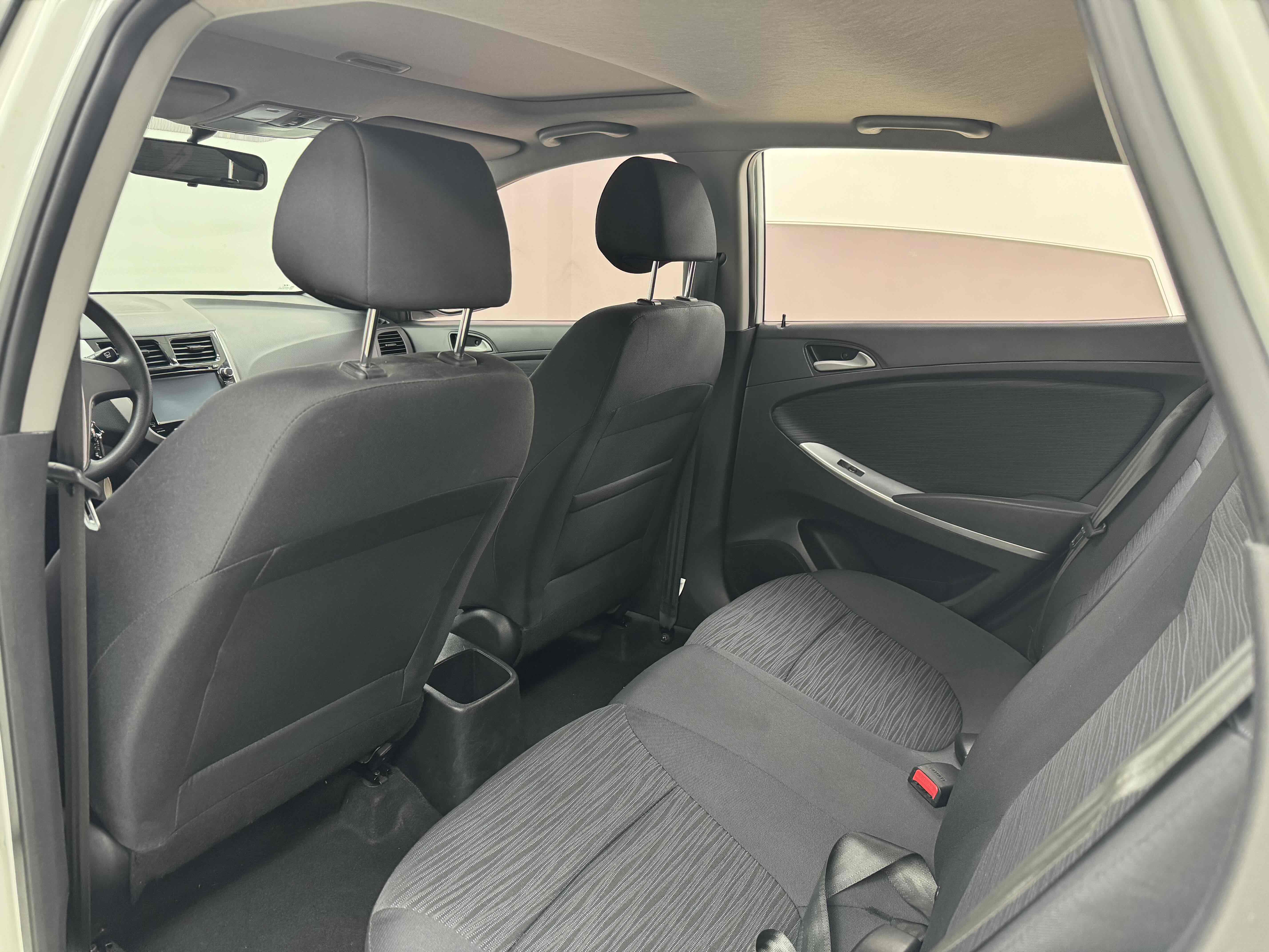 Hyundai Reina Hatchback 2015 #10 Hyundai Reina Hatchback 2015 car image #10