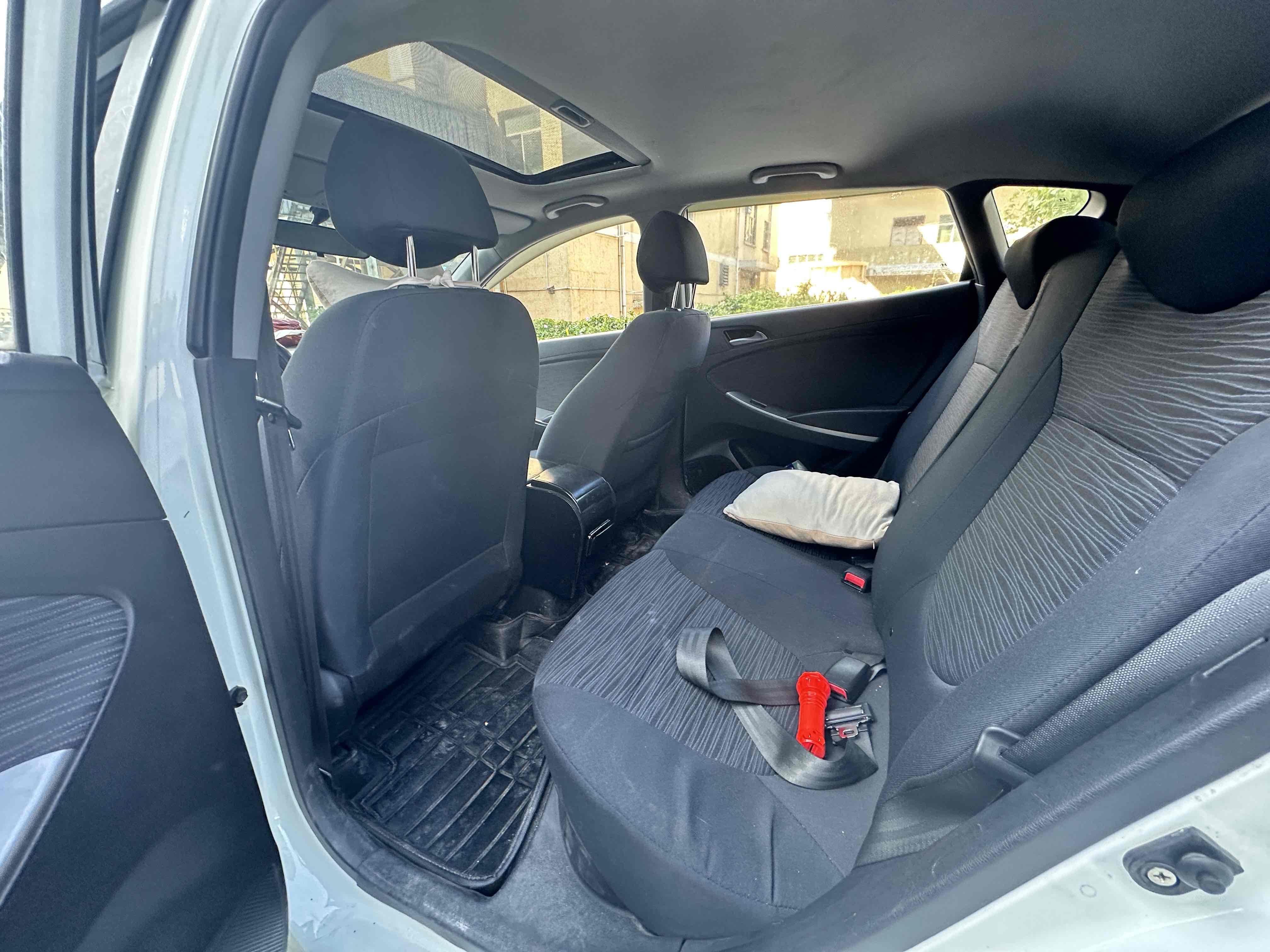 Hyundai Reina Hatchback 2016 imagem de carro #10