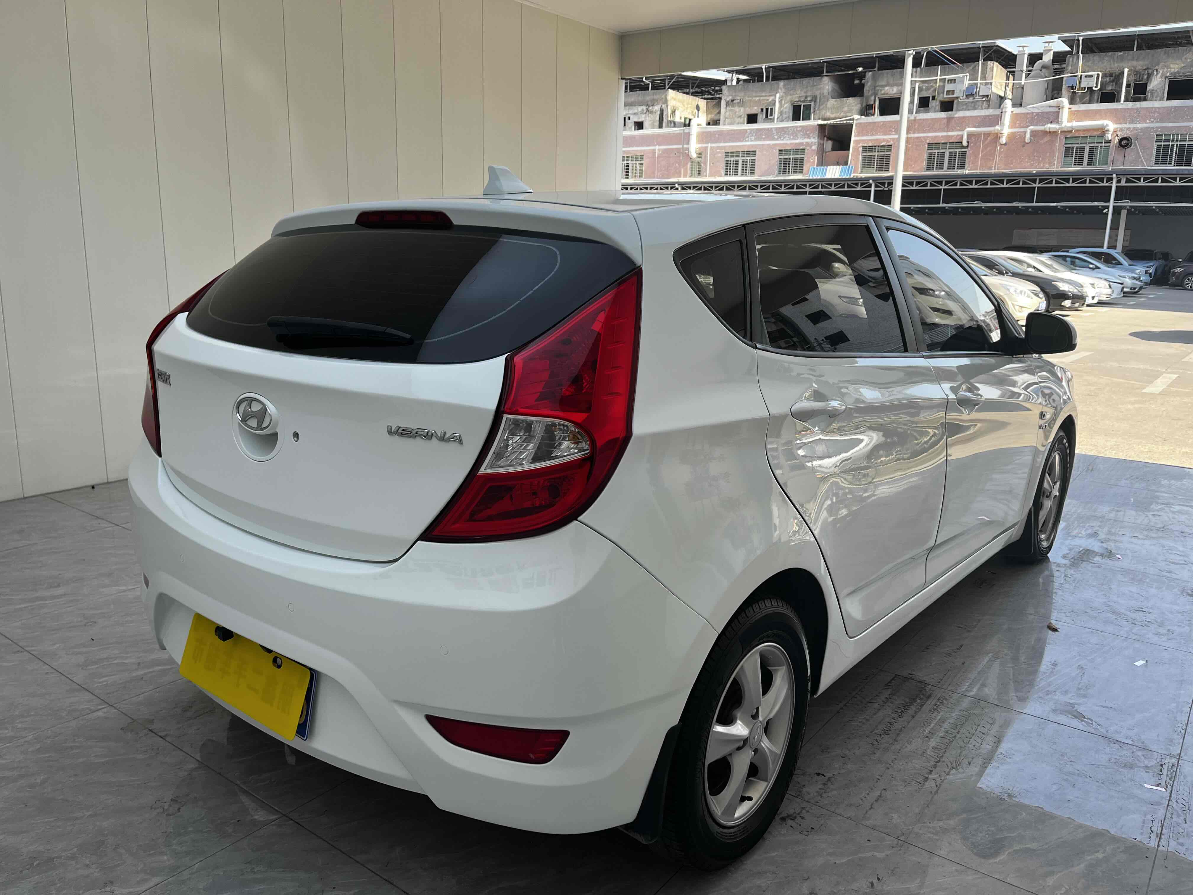 Hyundai Reina Hatchback 2014 #10 Hyundai Reina Hatchback 2014 immagine di auto #10