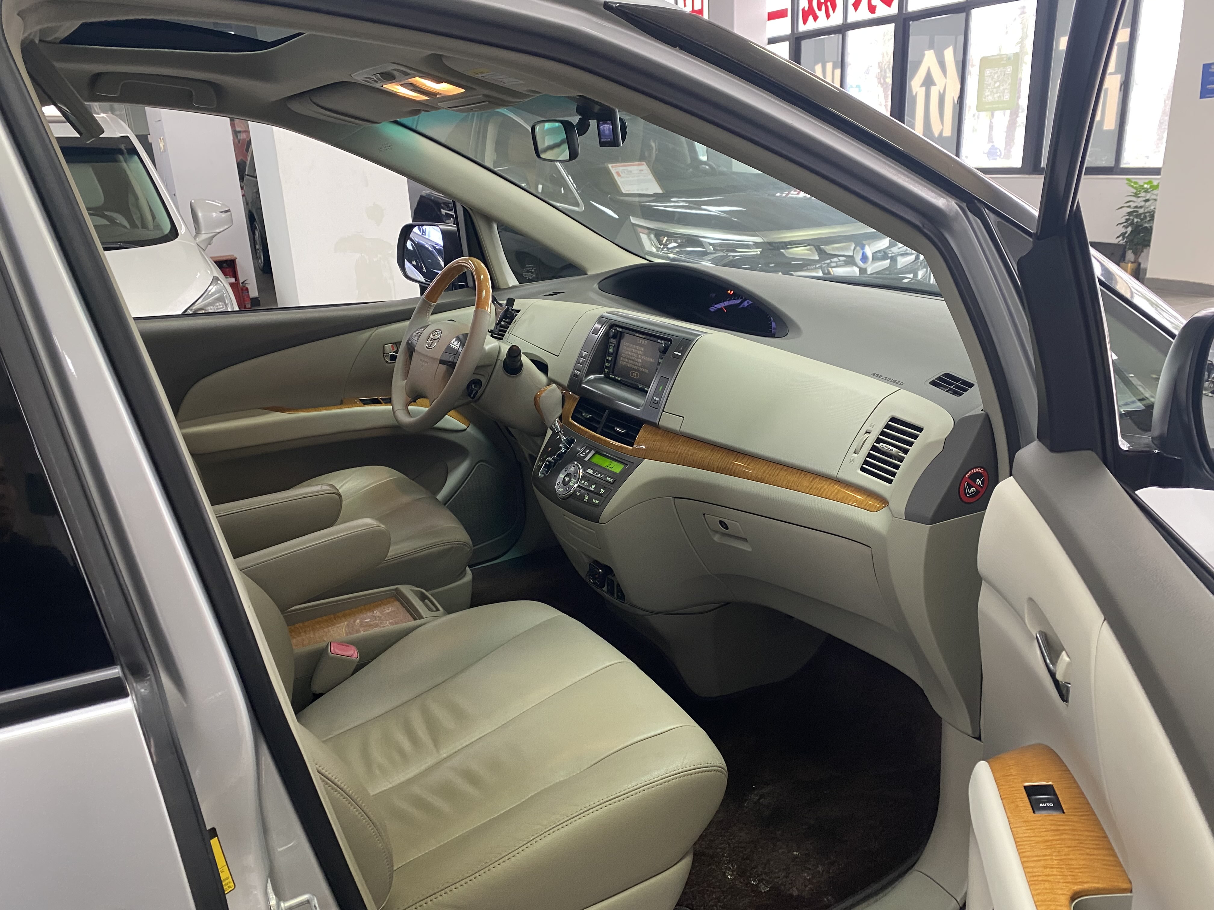 Toyota Previa 2012 car image #10