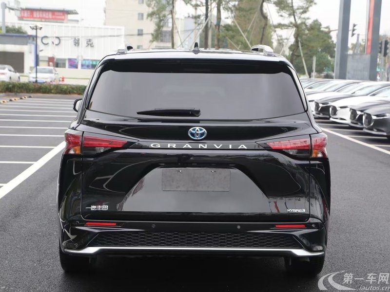 Toyota Granvia 2023 #10 Toyota Granvia 2023 car image #10
