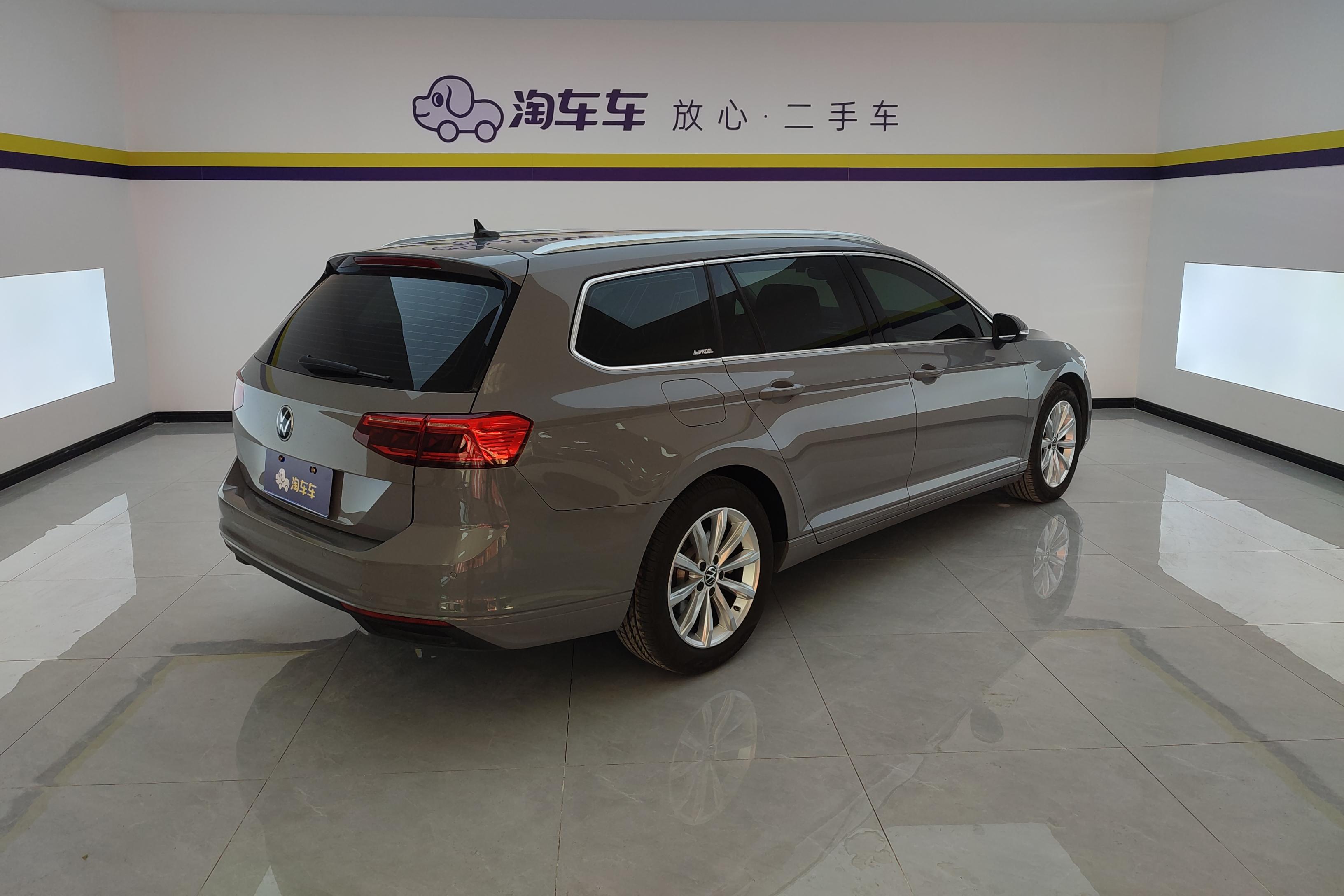 Volkswagen Passat Variant 2022 immagine di auto #10