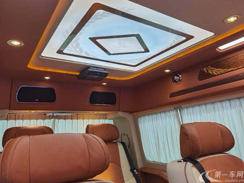 Volkswagen Caravelle 2019 car image #10