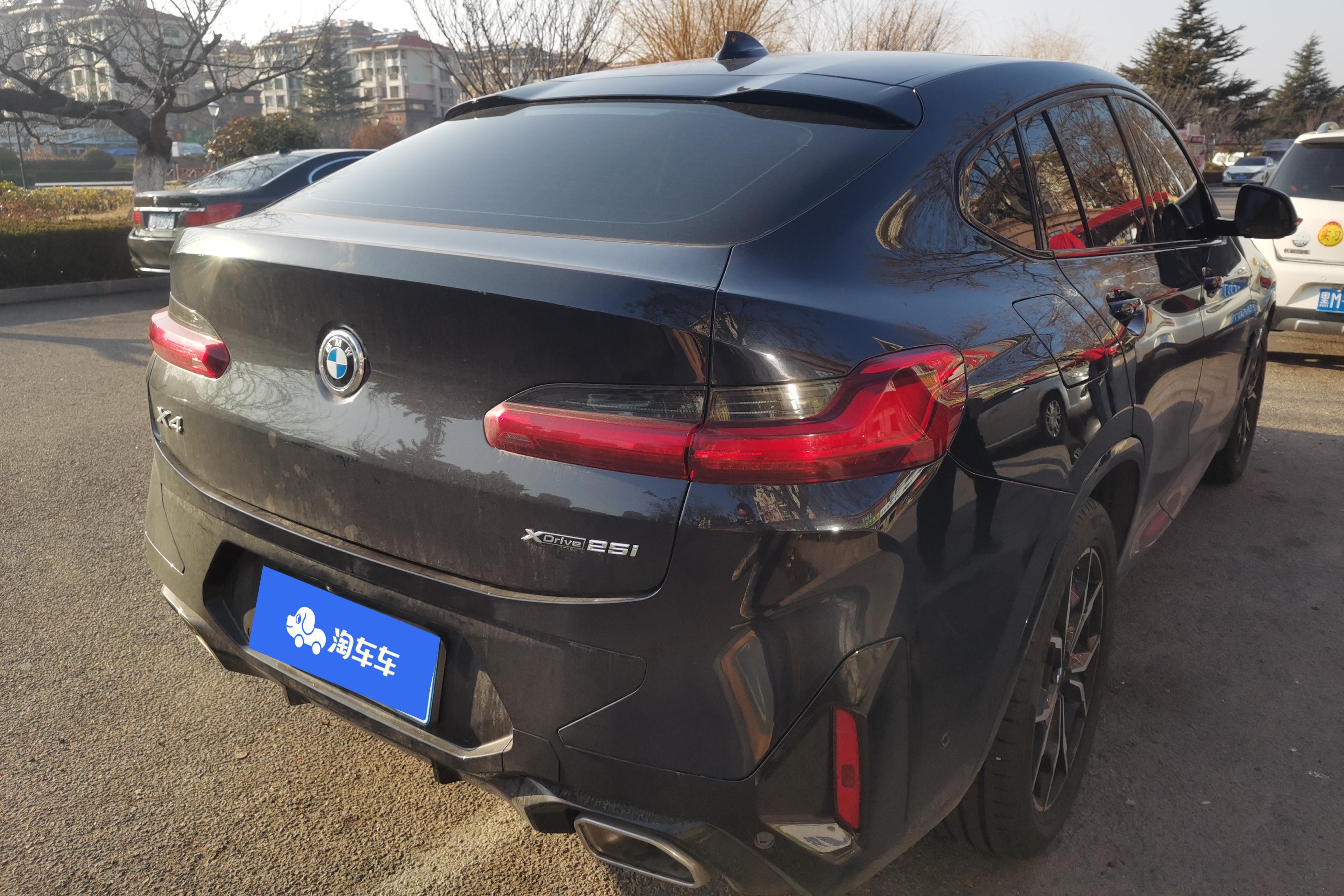 BMW X4 M40i 2023 immagine di auto #10