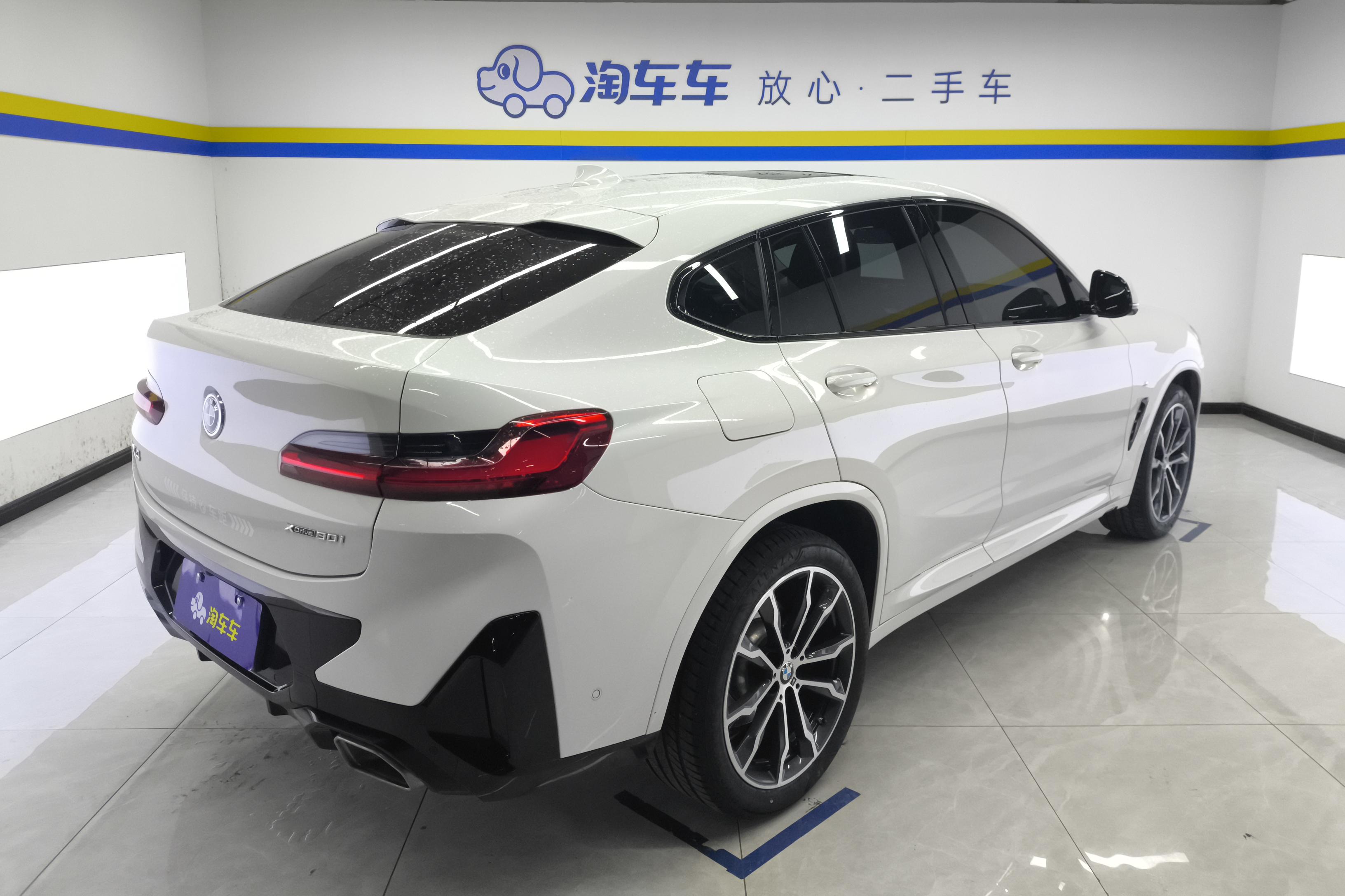 BMW X4 M40i 2024 #10 BMW X4 M40i 2024 car image #10