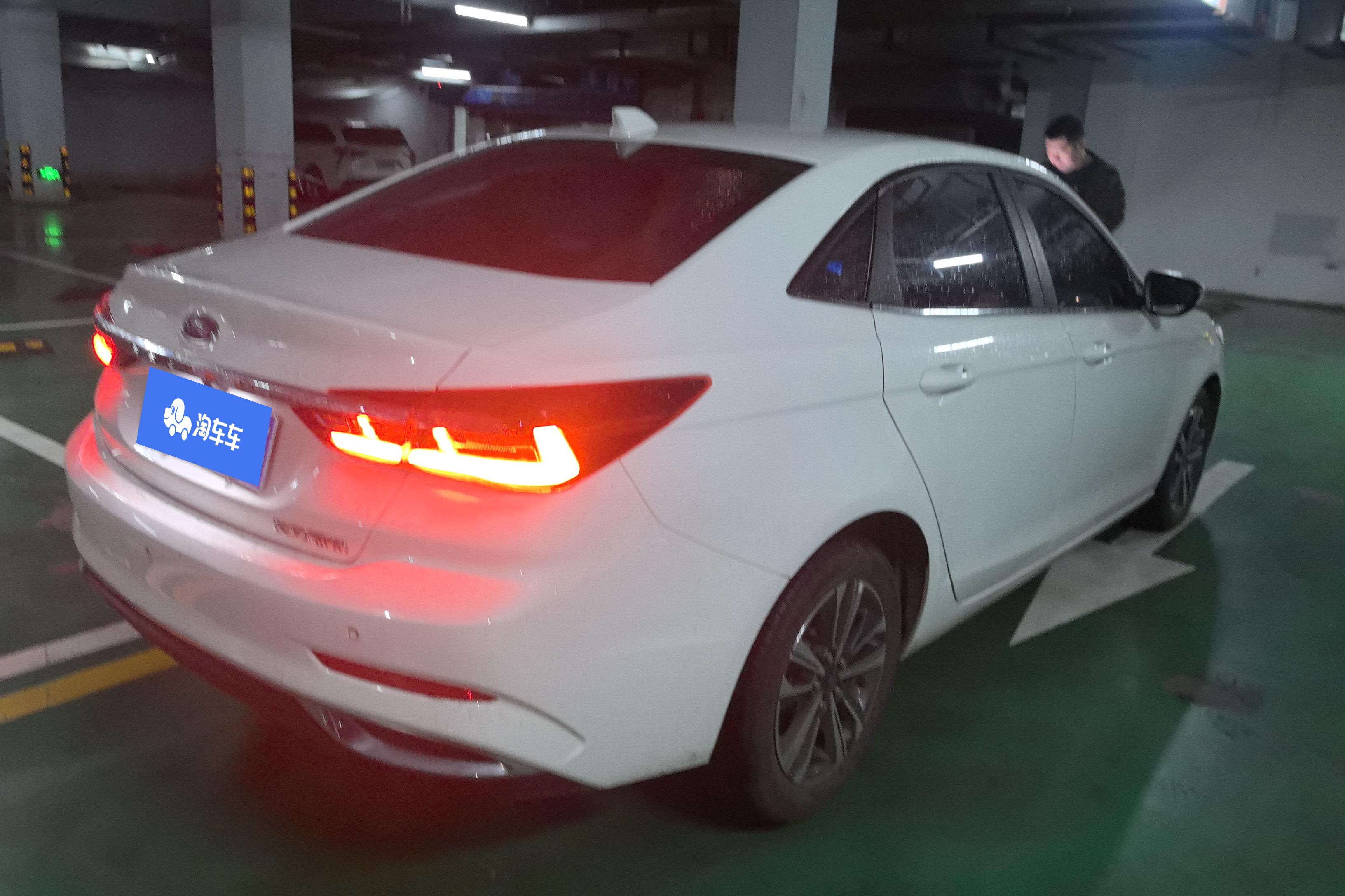 Ford Escort 2022 car image #10