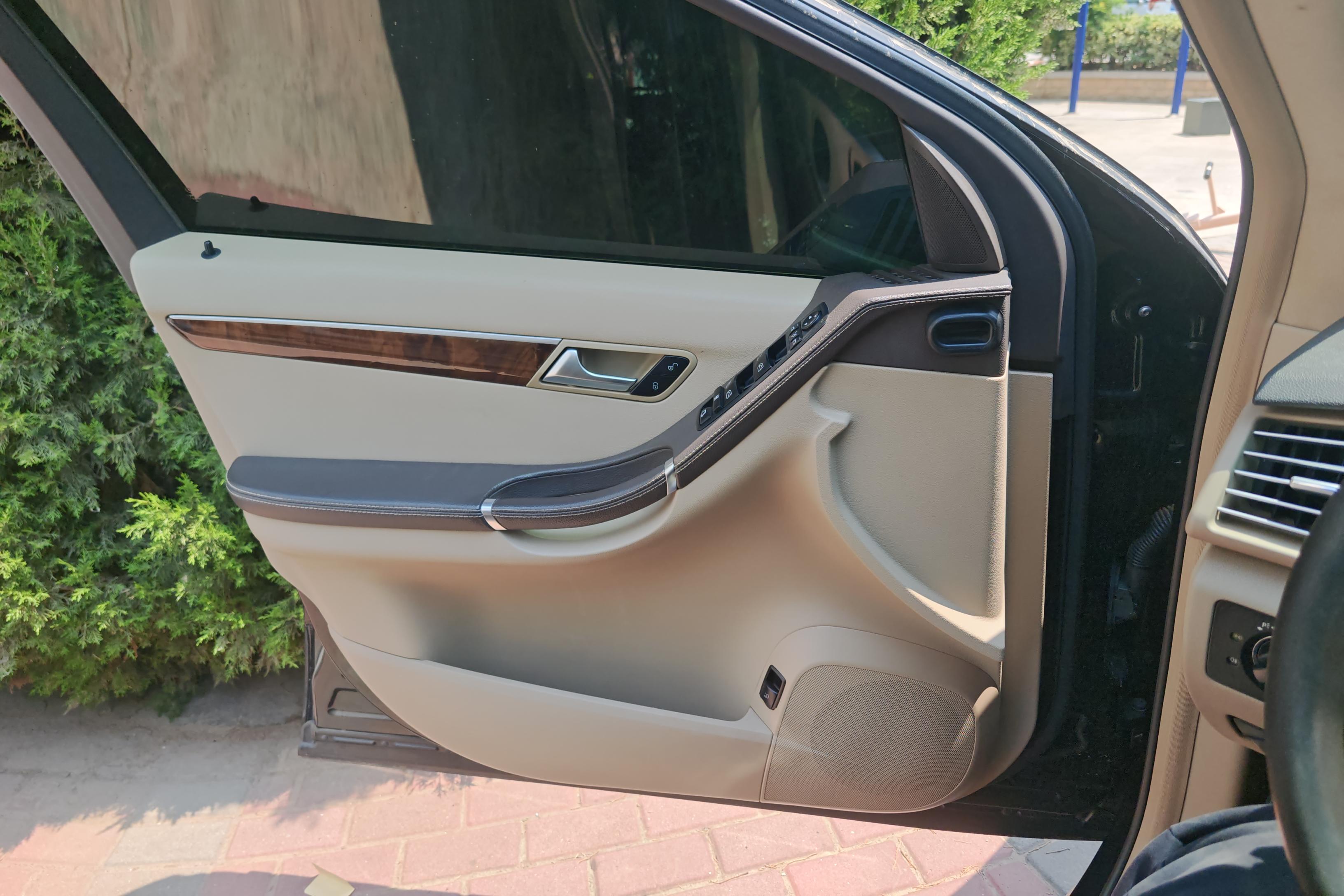 Mercedes-Benz R Class 2012 #10 Mercedes-Benz R Class 2012 car image #10