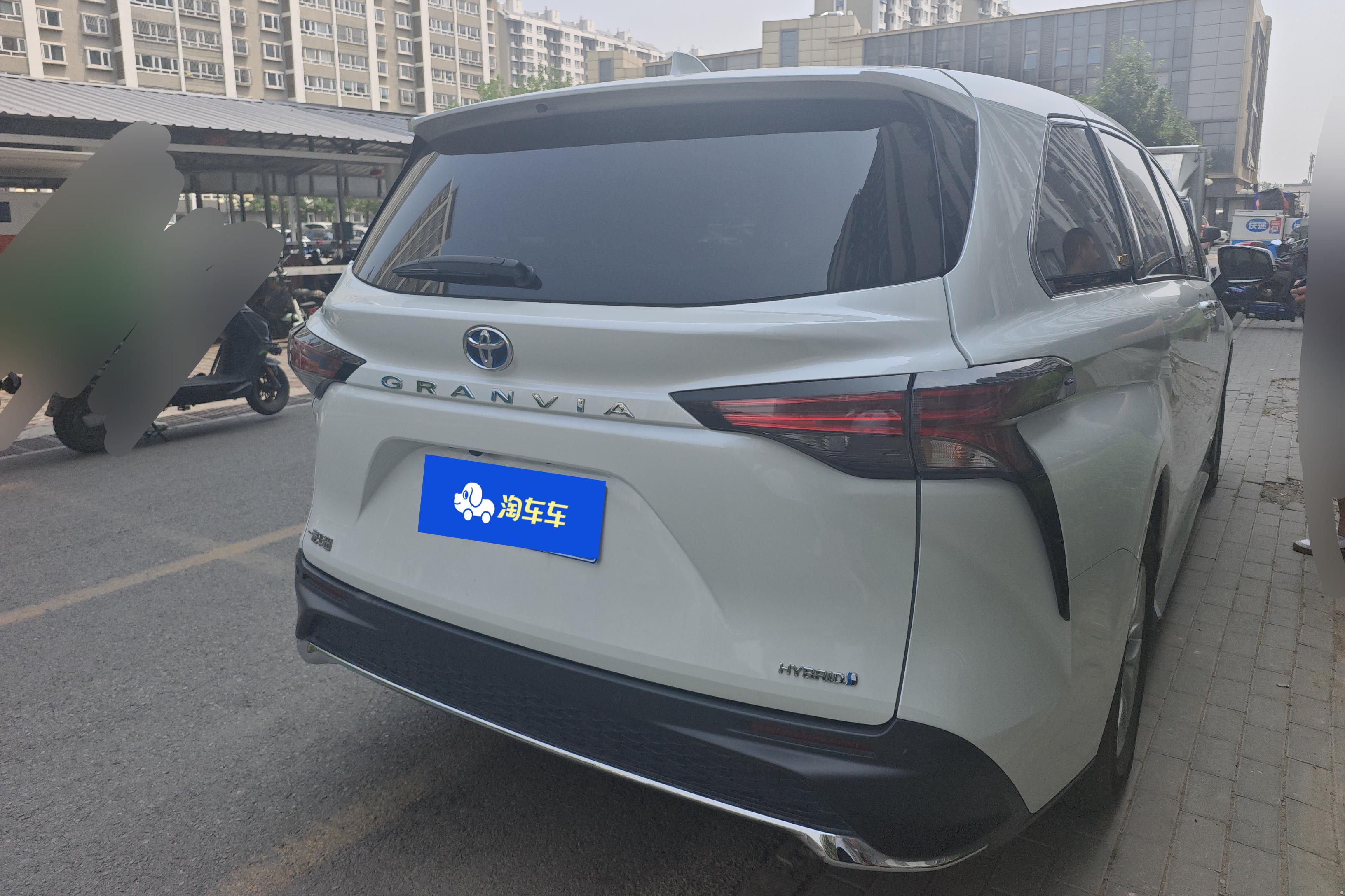 Toyota Granvia 2023 immagine di auto #10