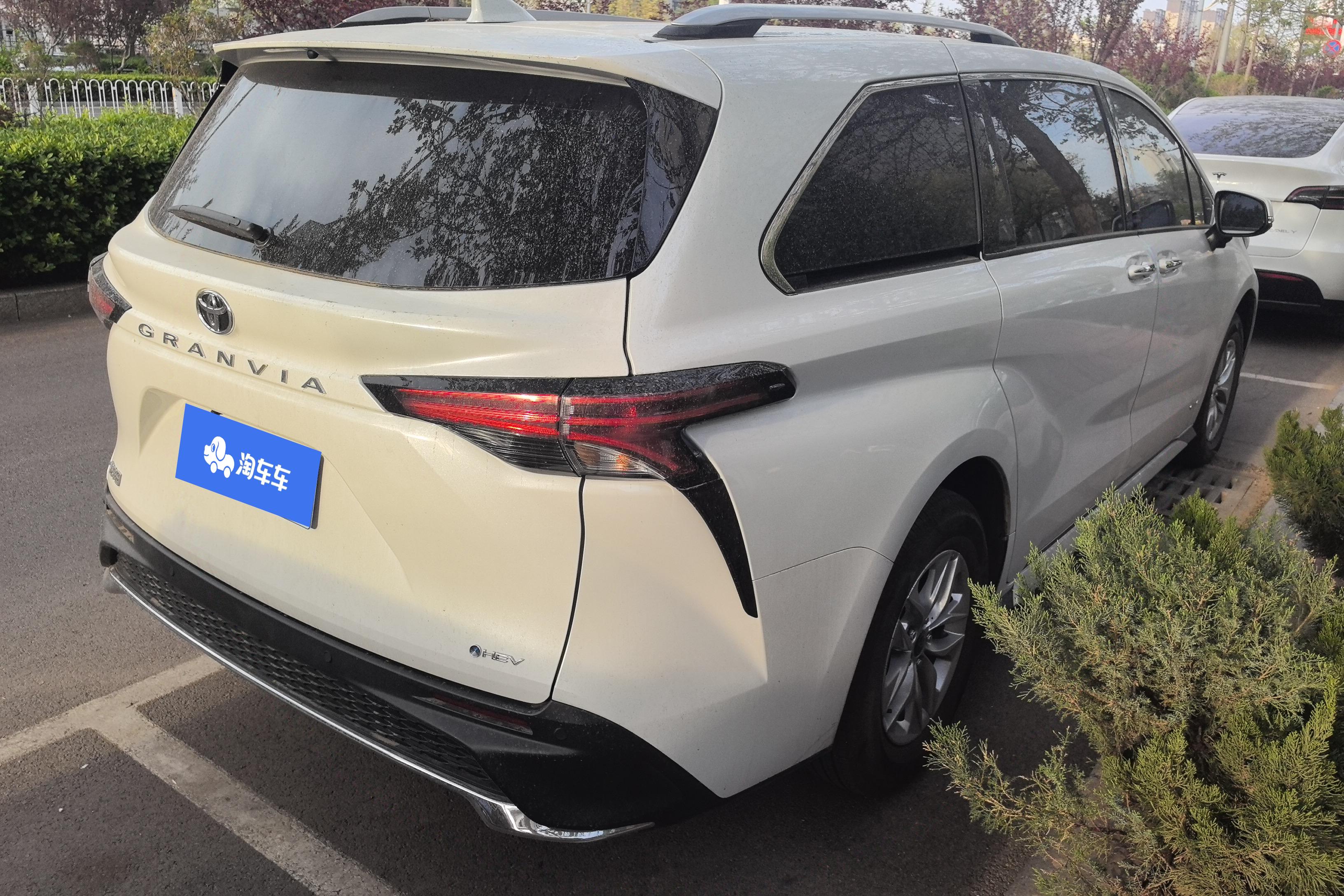 Toyota Granvia 2024 #10 Toyota Granvia 2024 car image #10