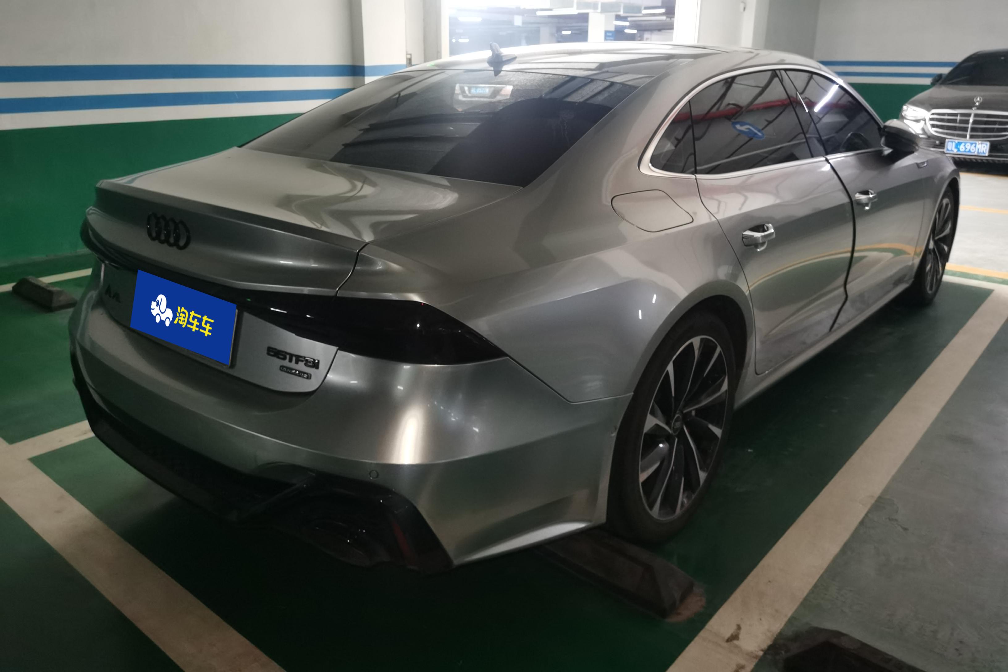 Audi A7L 2023 #10 Audi A7L 2023 صورة سيارة #10