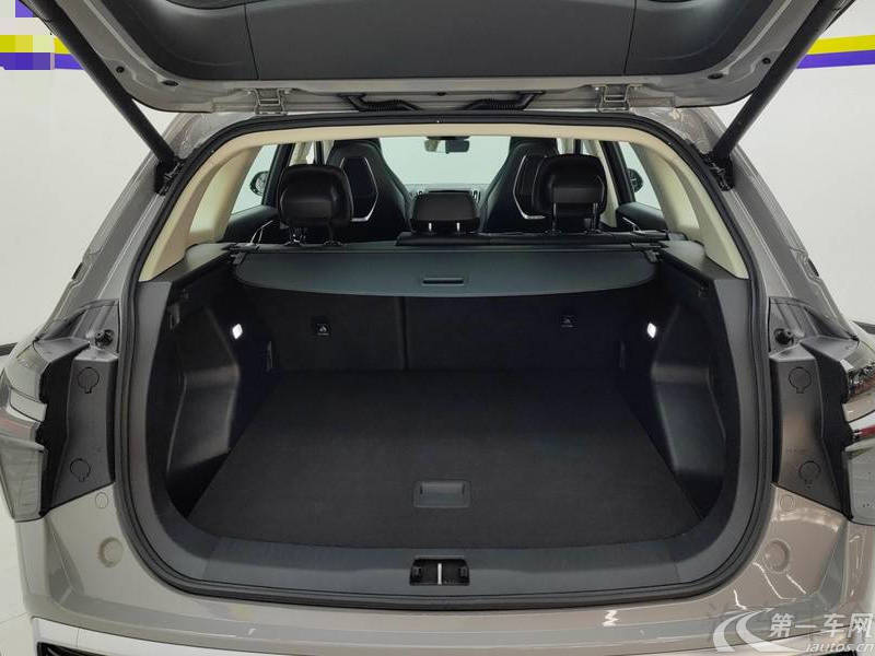 HongQi HS3 2023 #10 HongQi HS3 2023 car image #10