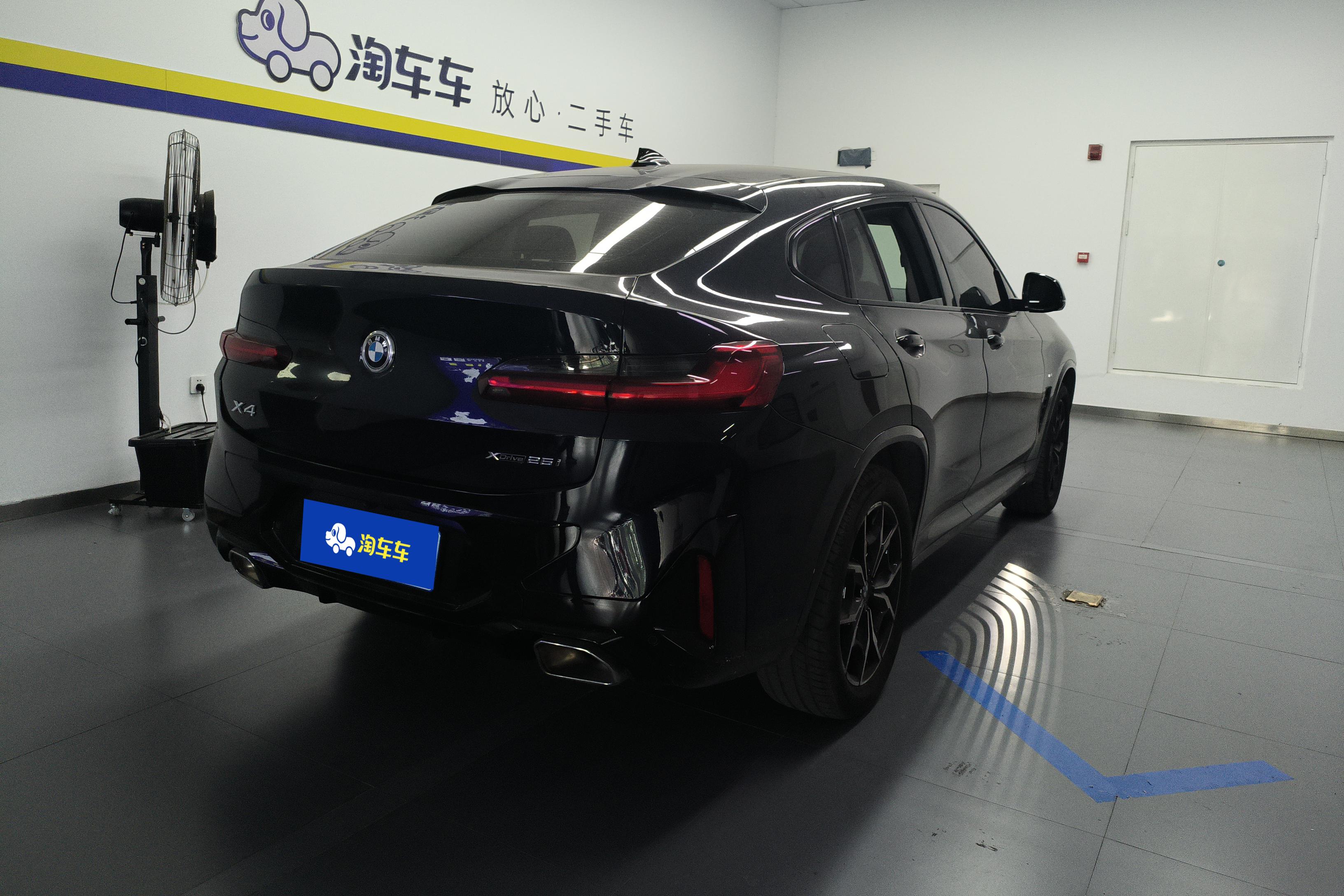 BMW X4 M40i 2023 #10 BMW X4 M40i 2023 car image #10