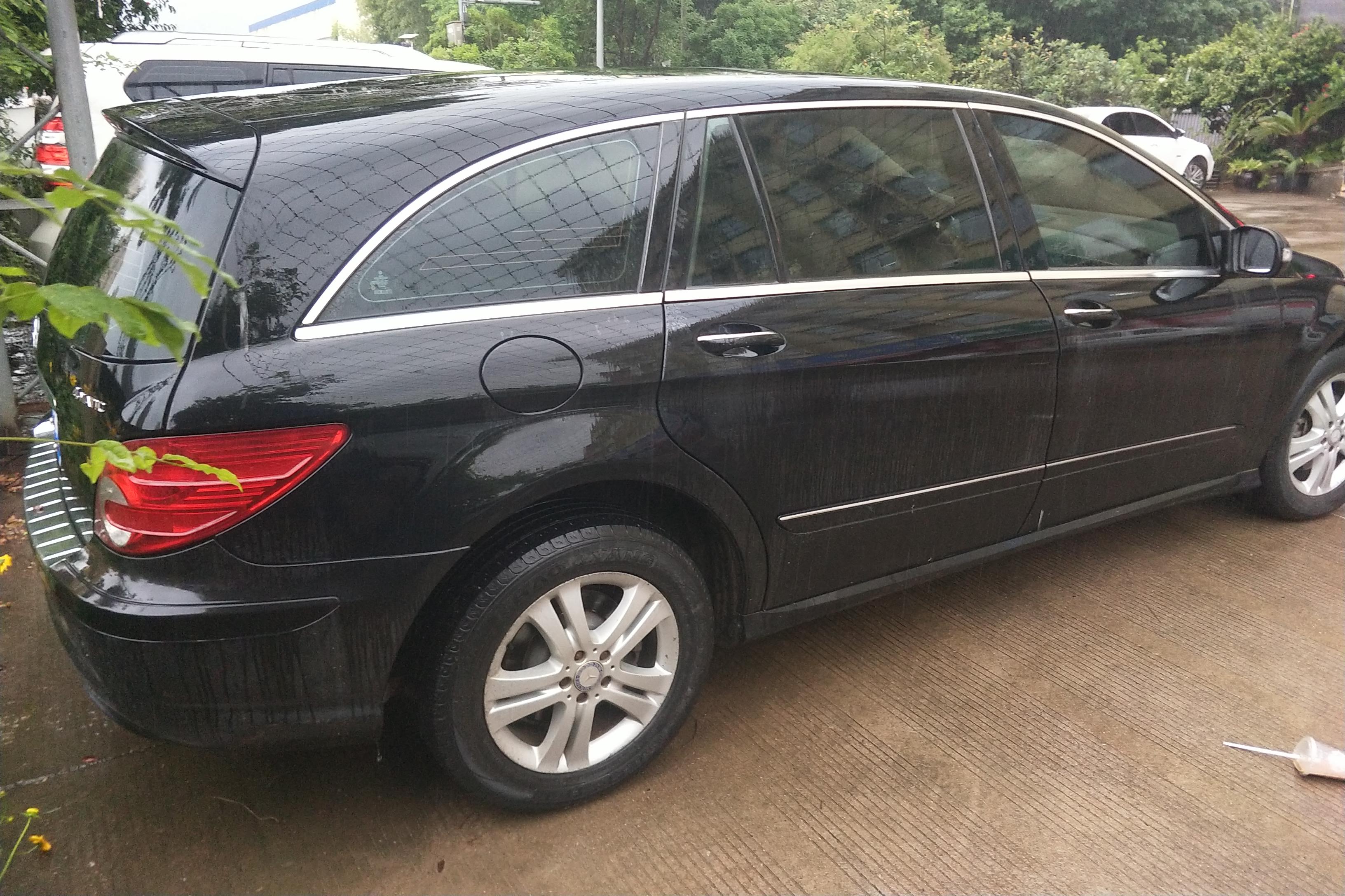 Mercedes-Benz R Class 2009 car image #10