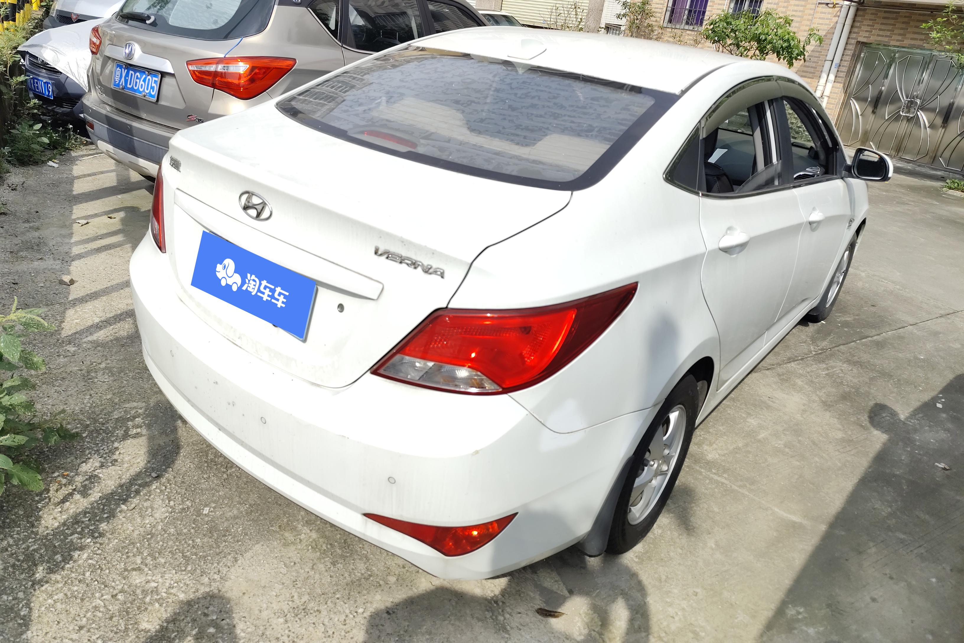 Hyundai Reina 2016 car image #10