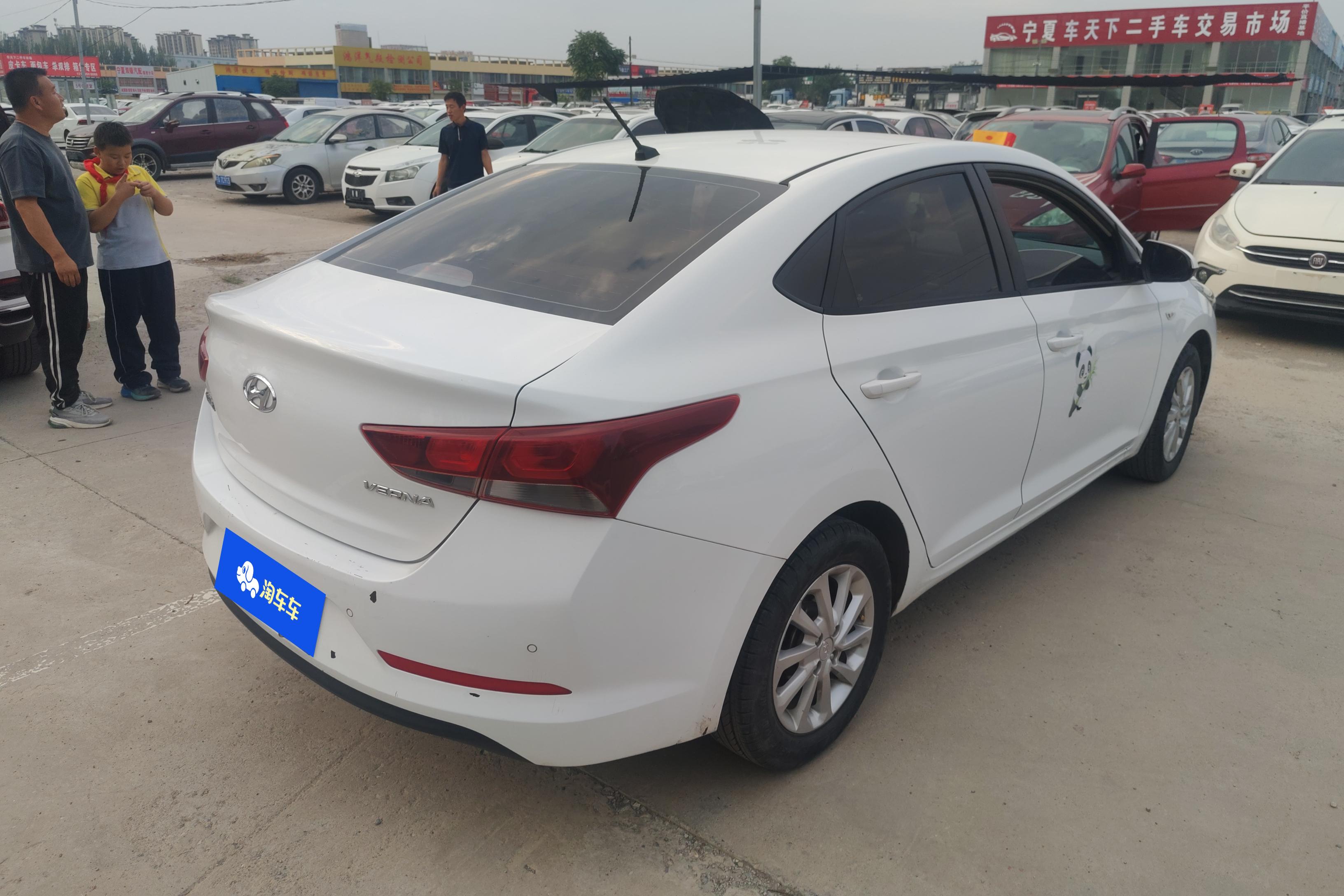 Hyundai Verna 2016 car image #10