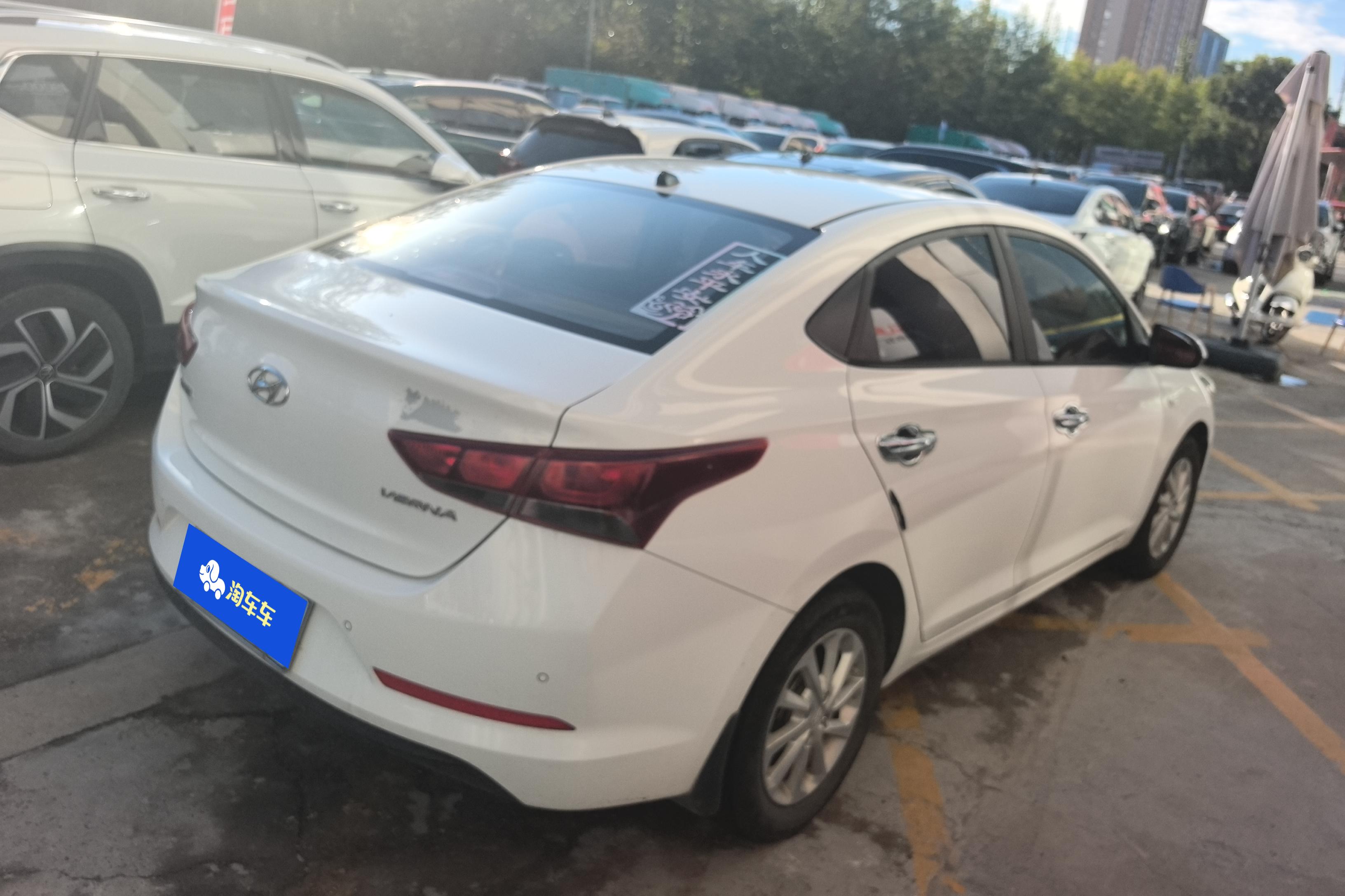 Hyundai Verna 2017 car image #10