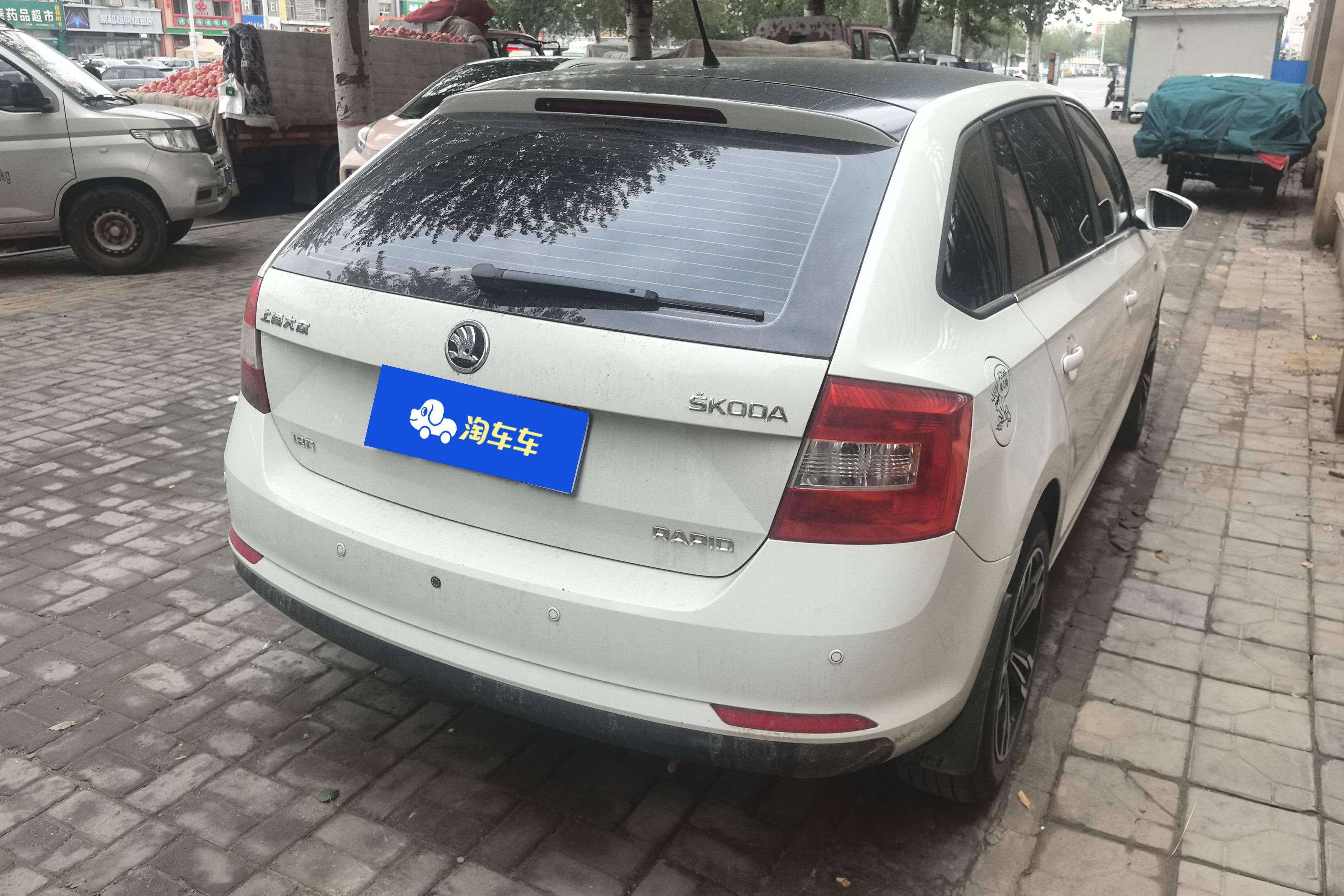 Skoda Rapid Spaceback 2016 car image #10