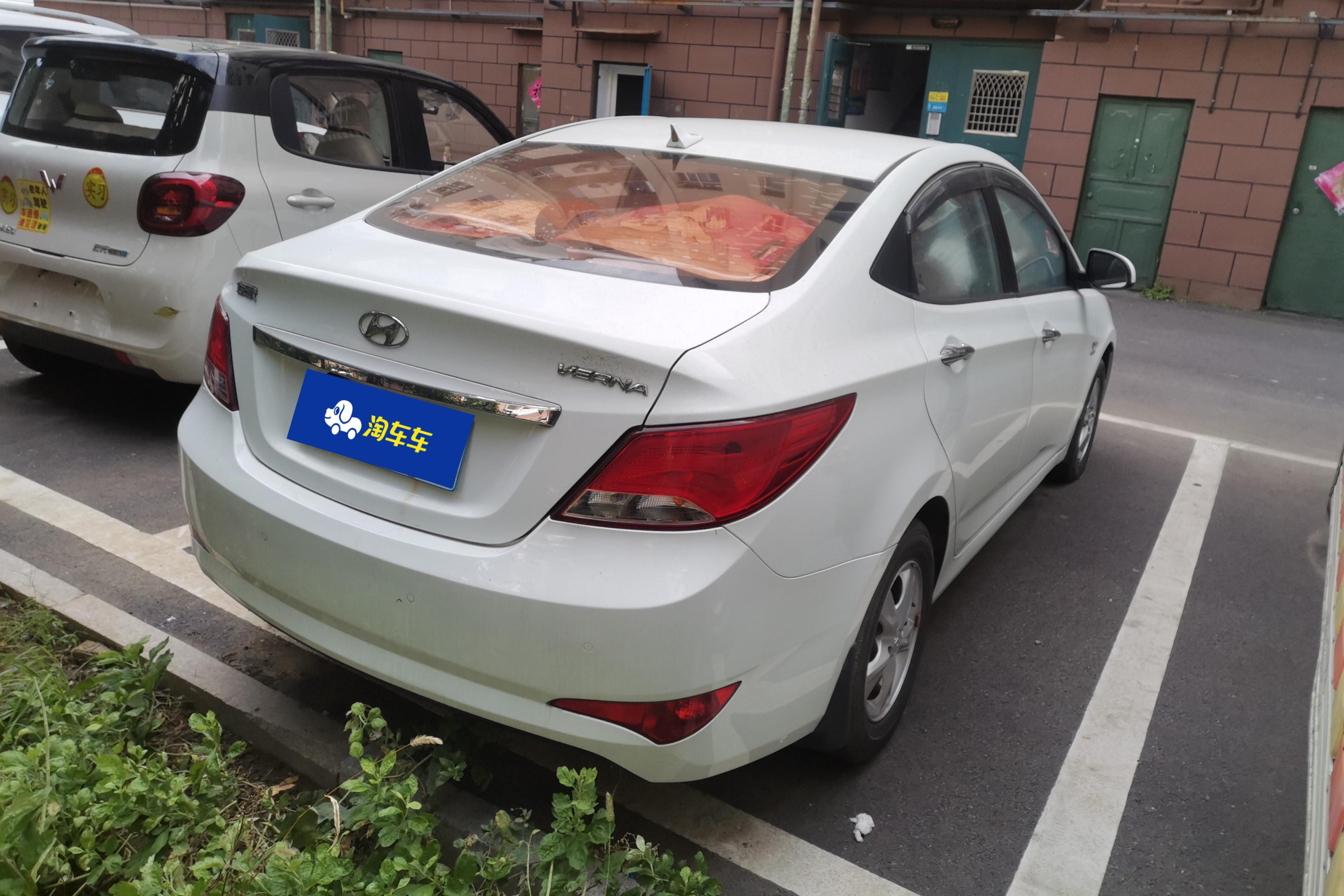 Hyundai Reina 2015 car image #10