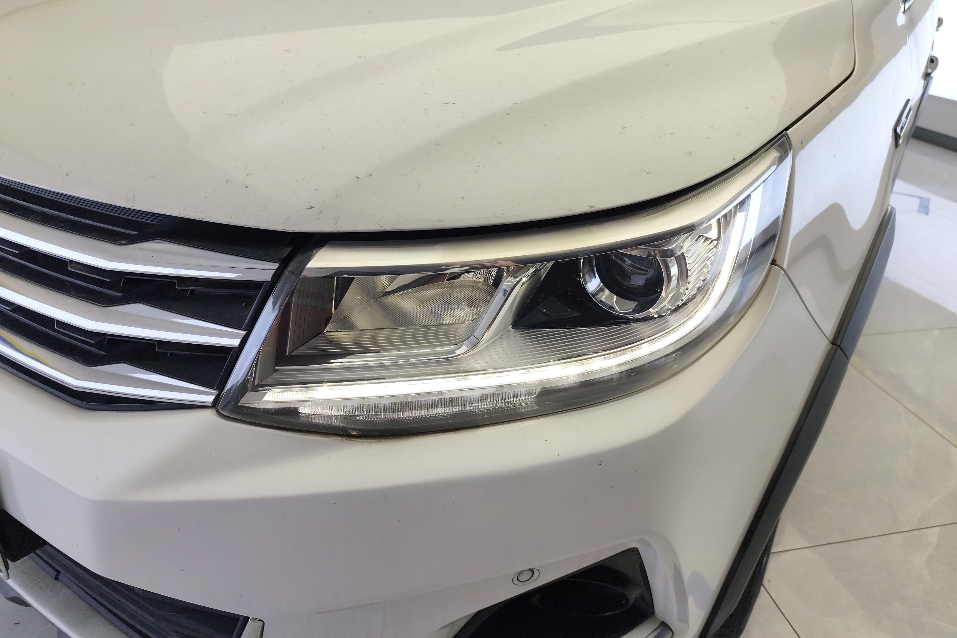 Forthing JOYEAR X6 2018 #10 Forthing JOYEAR X6 2018 car image #10