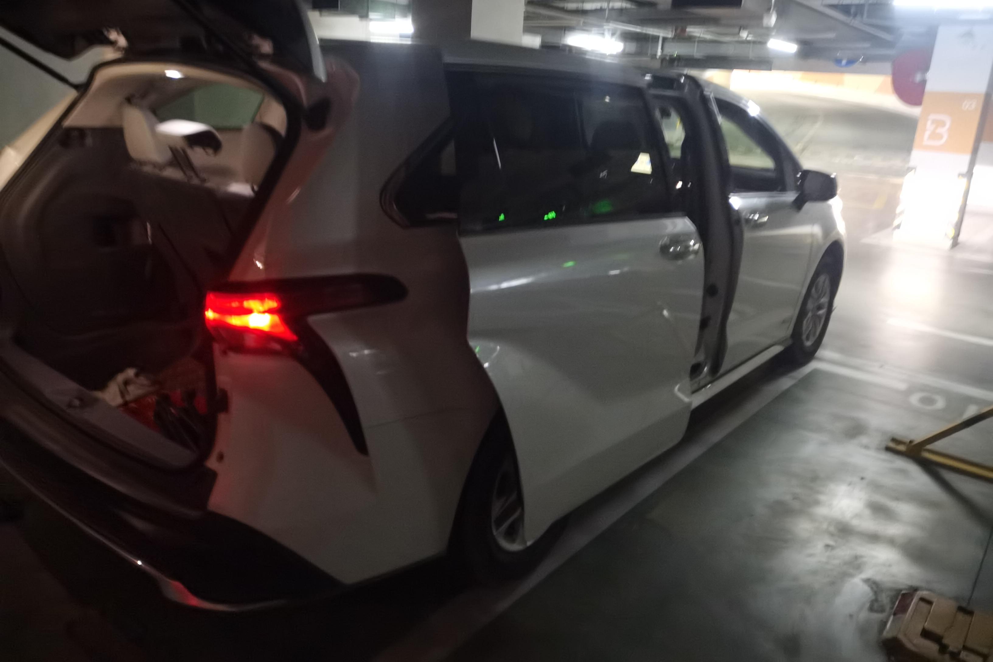 Toyota Granvia 2023 car image #10