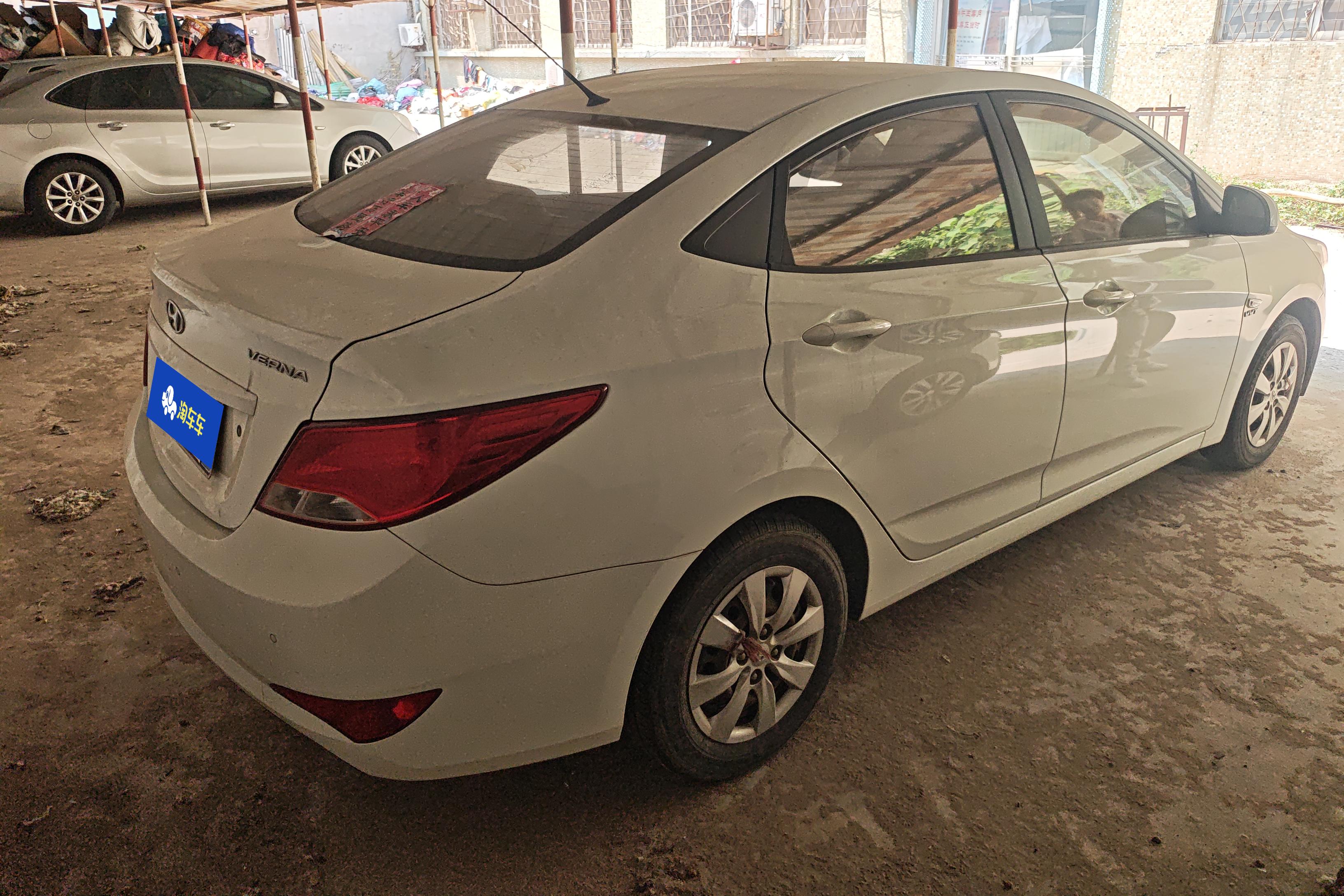 Hyundai Reina 2014 #10 Hyundai Reina 2014 car image #10