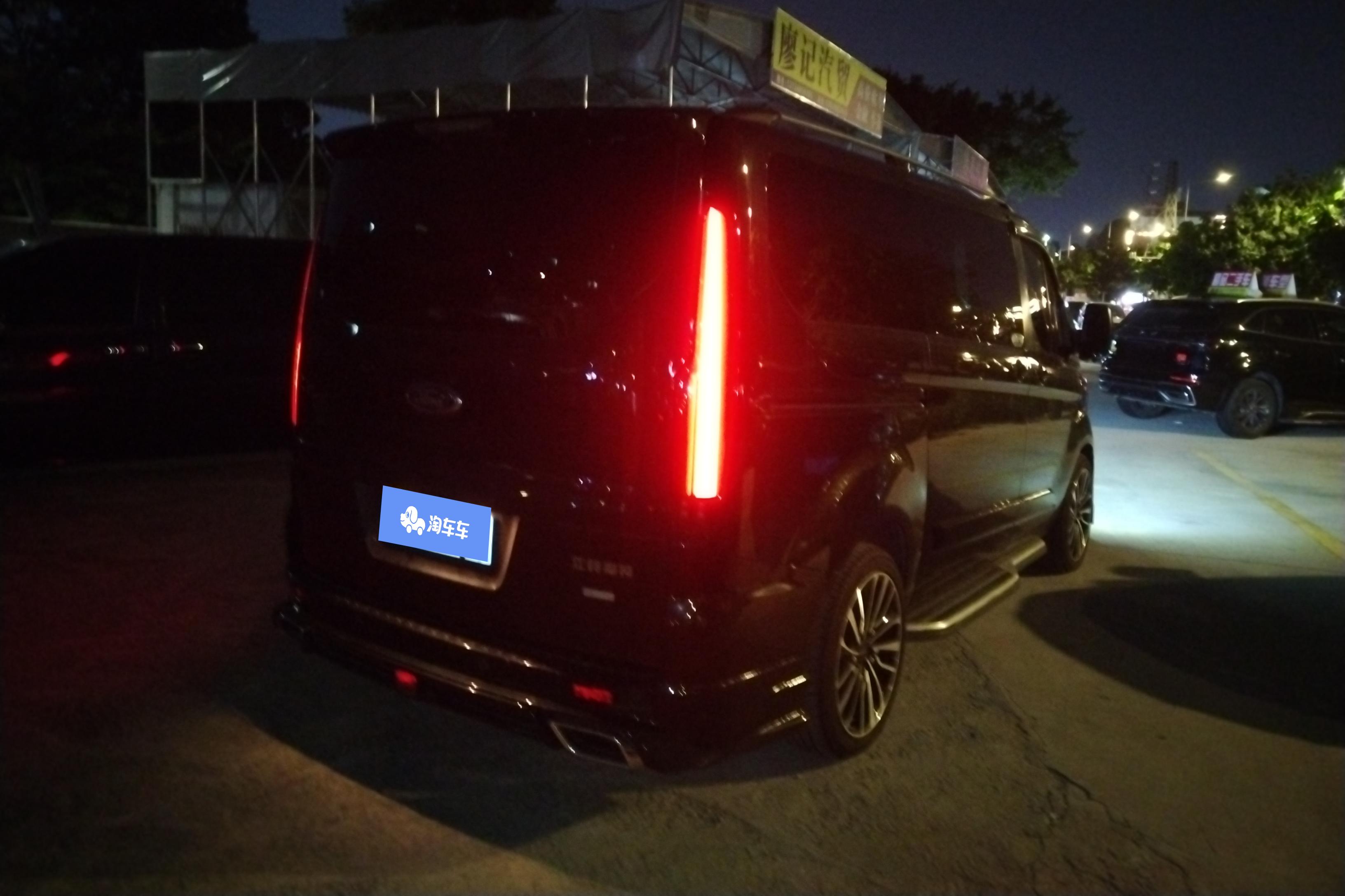 Ford Tourneo 2023 car image #10