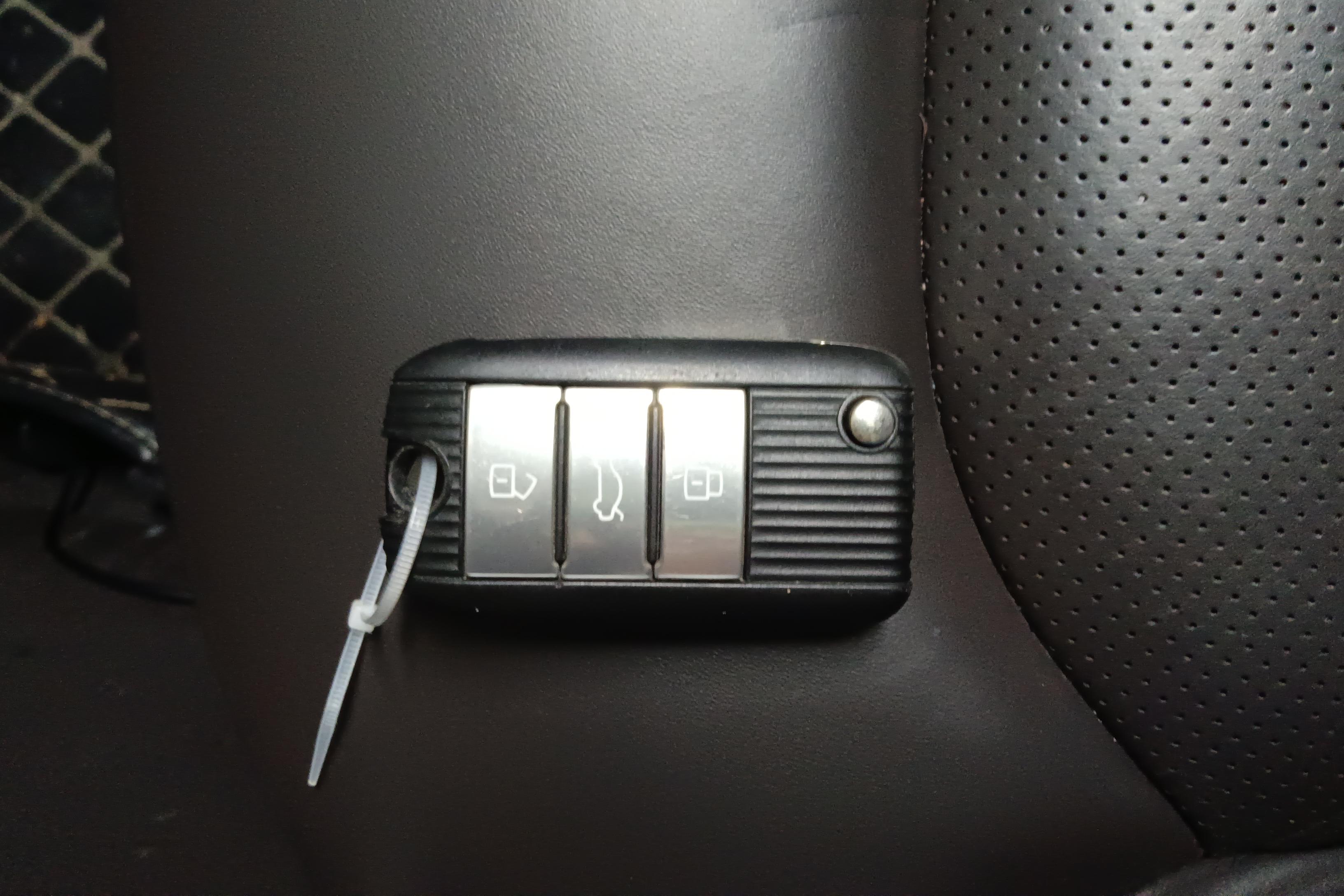 Roewe RX8 2018 изображение автомобиля #10