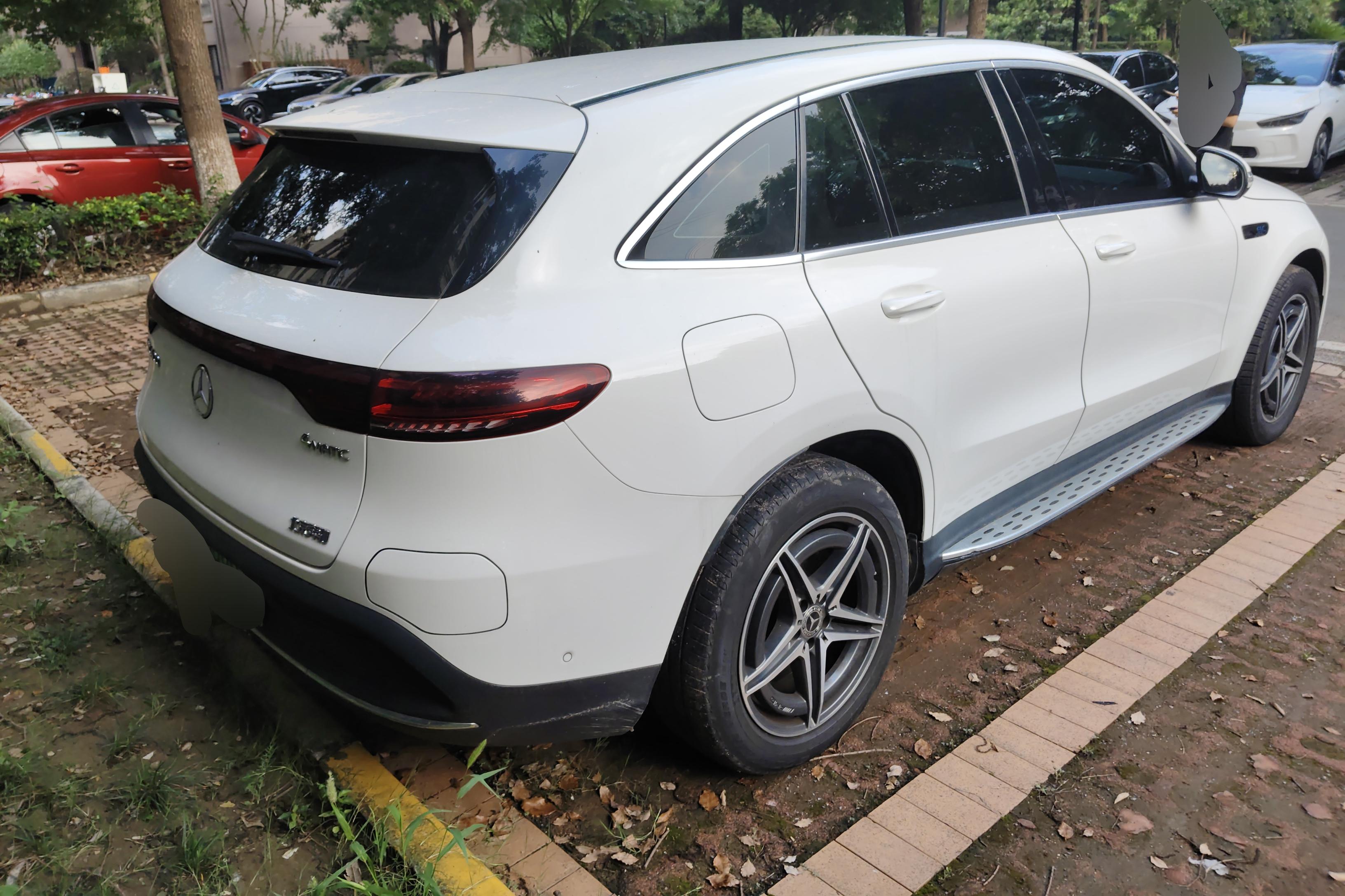 Mercedes-Benz EQC Class 2020 car image #10