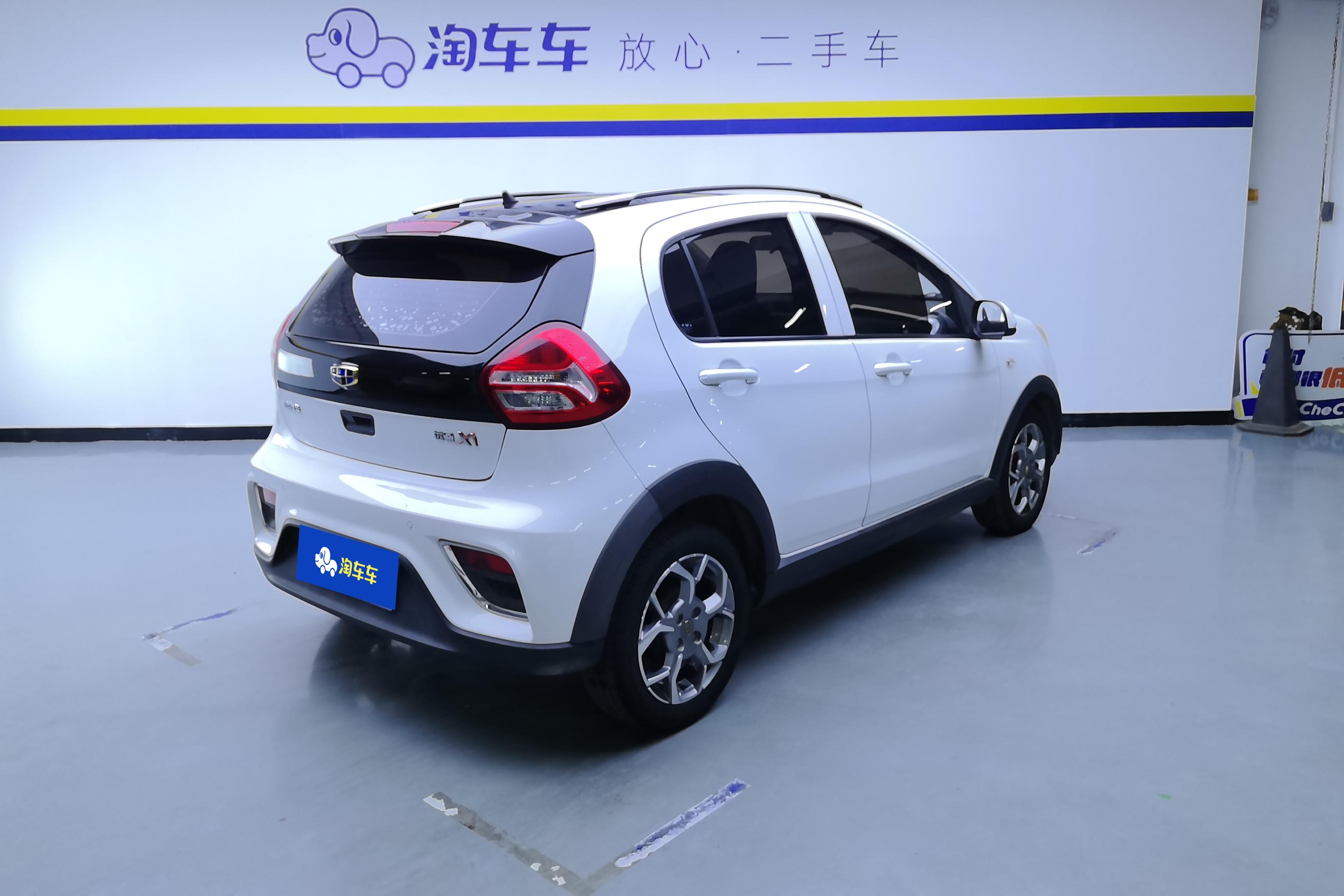GEELY Vision X1 2018 immagine di auto #10