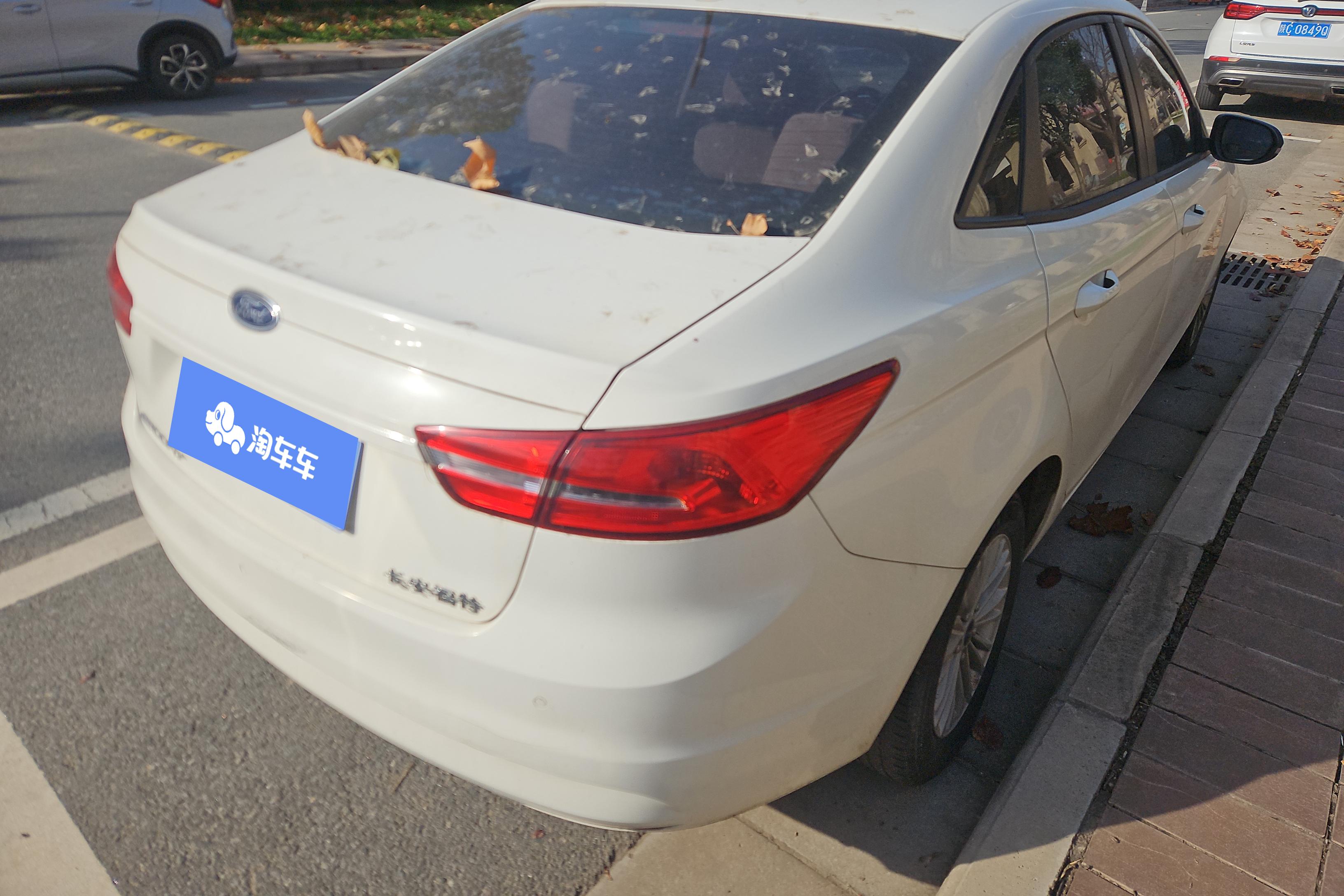 Ford Escort 2018 car image #10