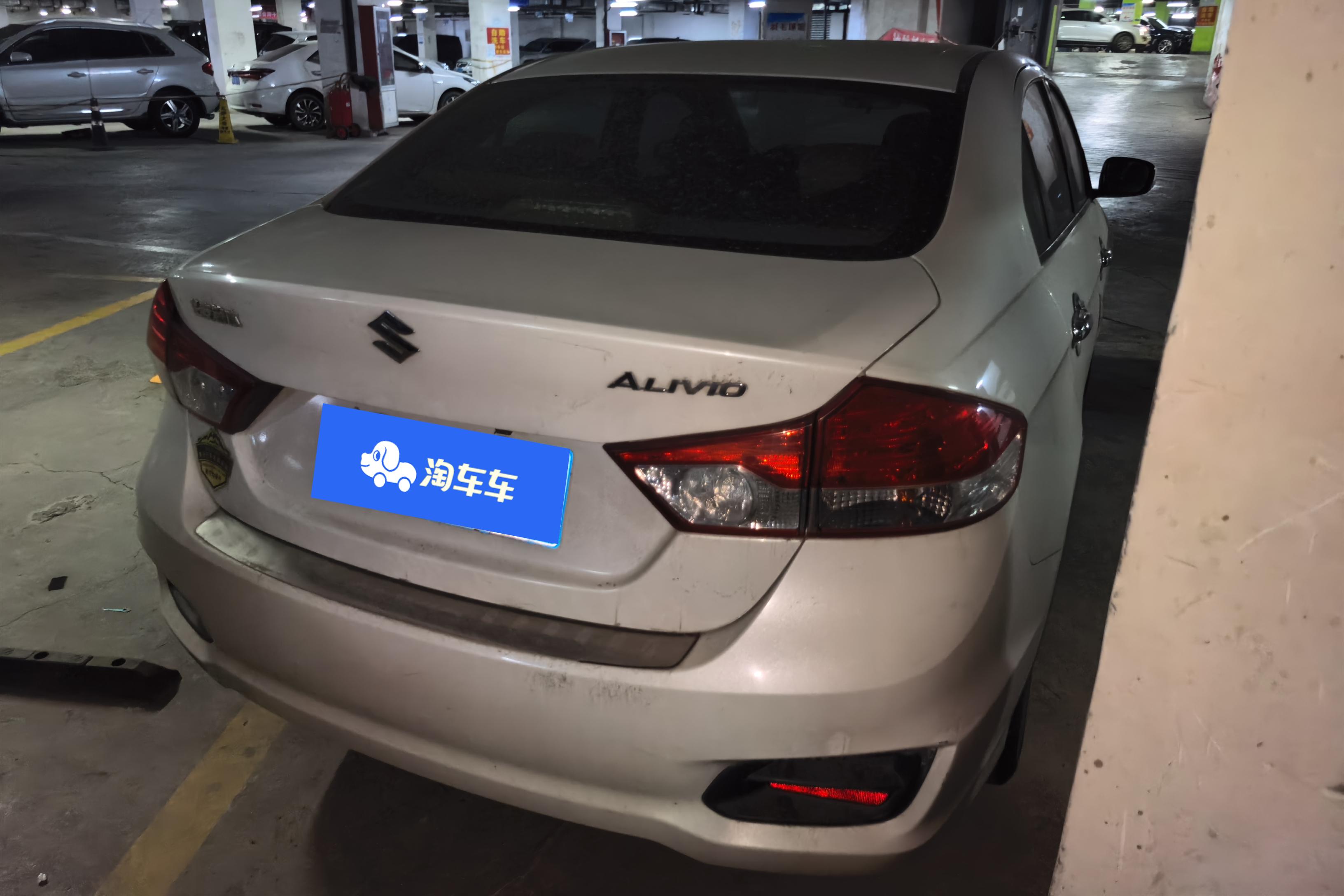 Suzuki Ciaz 2017 immagine di auto #10