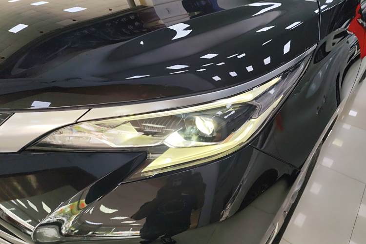 Toyota Sienna 2022 #10 Toyota Sienna 2022 car image #10