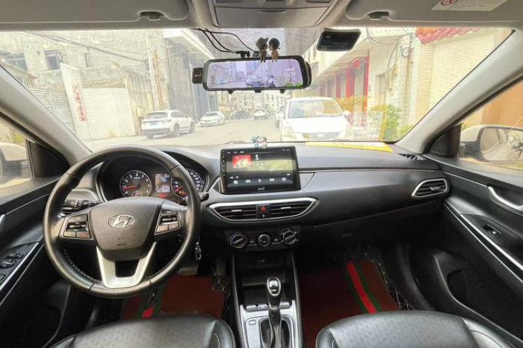 Hyundai Celesta Wagon 2018 #10 Hyundai Celesta Wagon 2018 car image #10