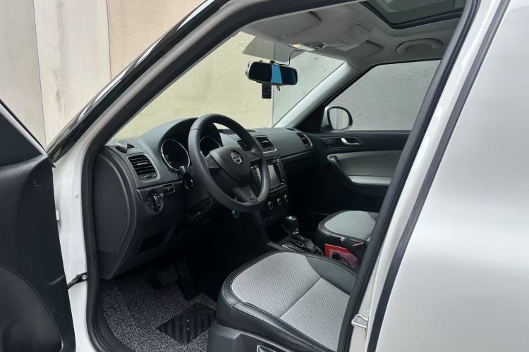 Skoda Yeti (Imported) 2015 car image #10