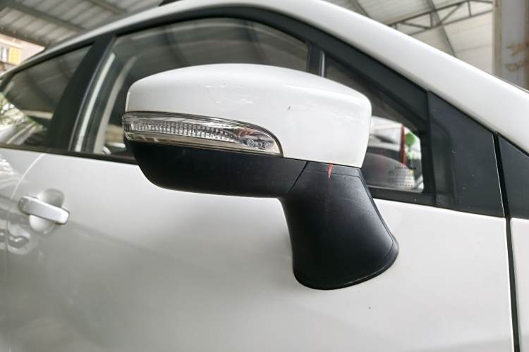 Changan CS15 EV 2016 #10 Changan CS15 EV 2016 car image #10