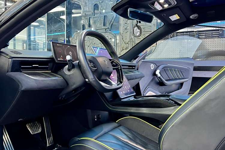 哪吒汽车 哪吒GT 2023 汽车图片 #10