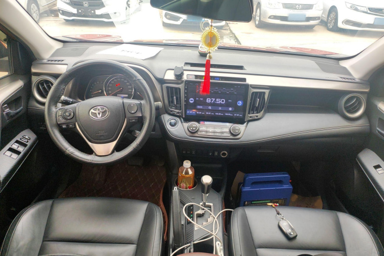 Toyota RAV4 (Imported) 2014 immagine di auto #10