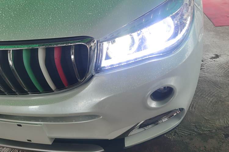 SWM X3 2017 изображение автомобиля #10