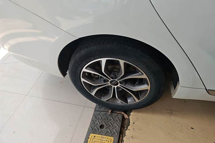 GEELY Ulion 2017 #10 GEELY Ulion 2017 immagine di auto #10