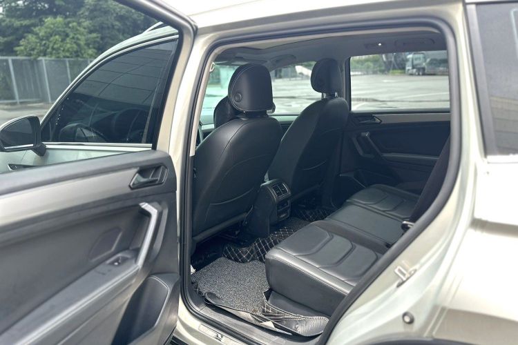 Volkswagen Tiguan L 2021 car image #10