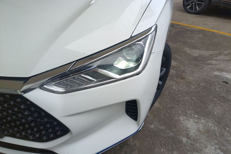 BYD e3 2022 car image #10